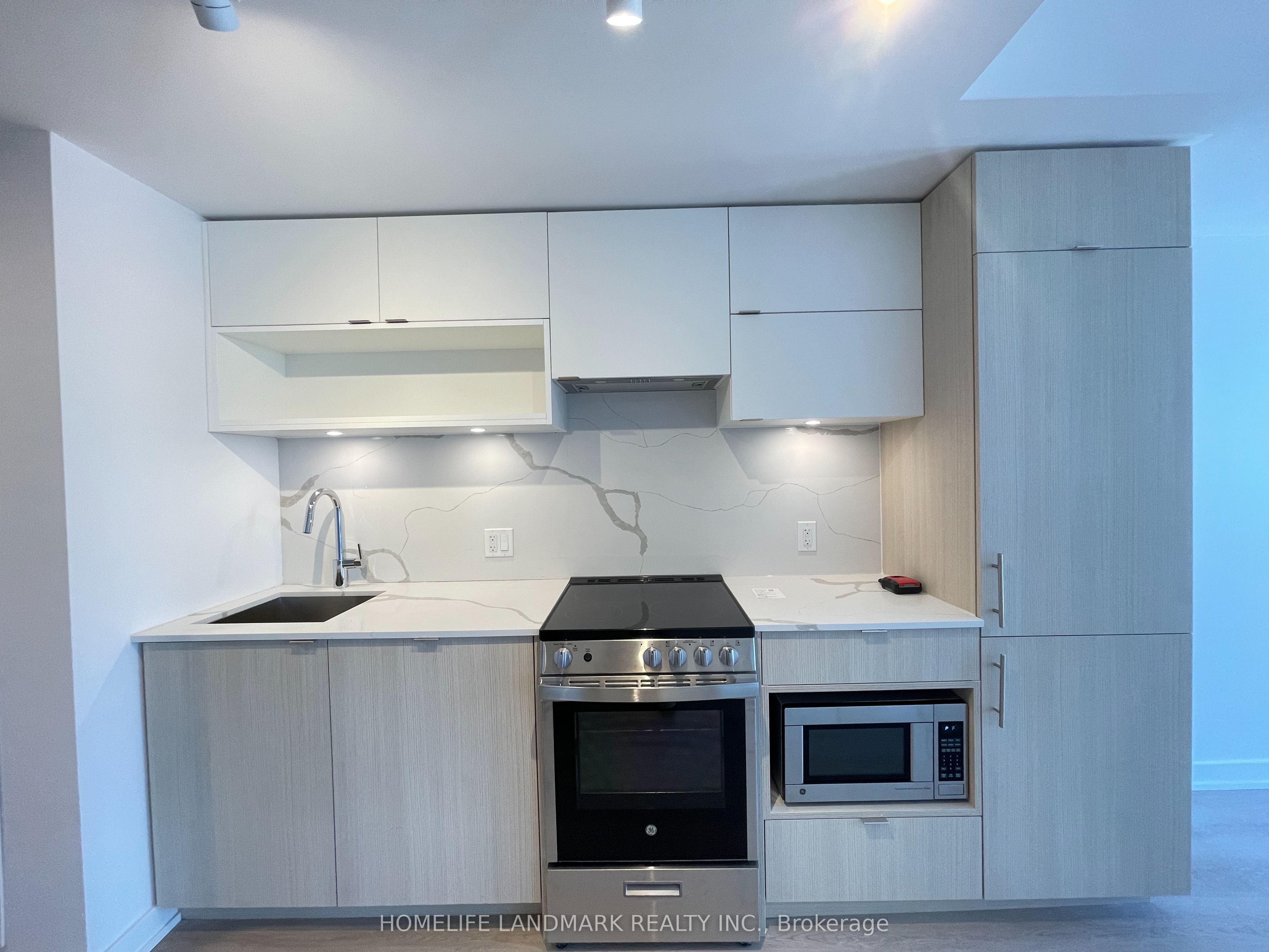 803-100 Queen Street E, Toronto, ON, M5C 0B5