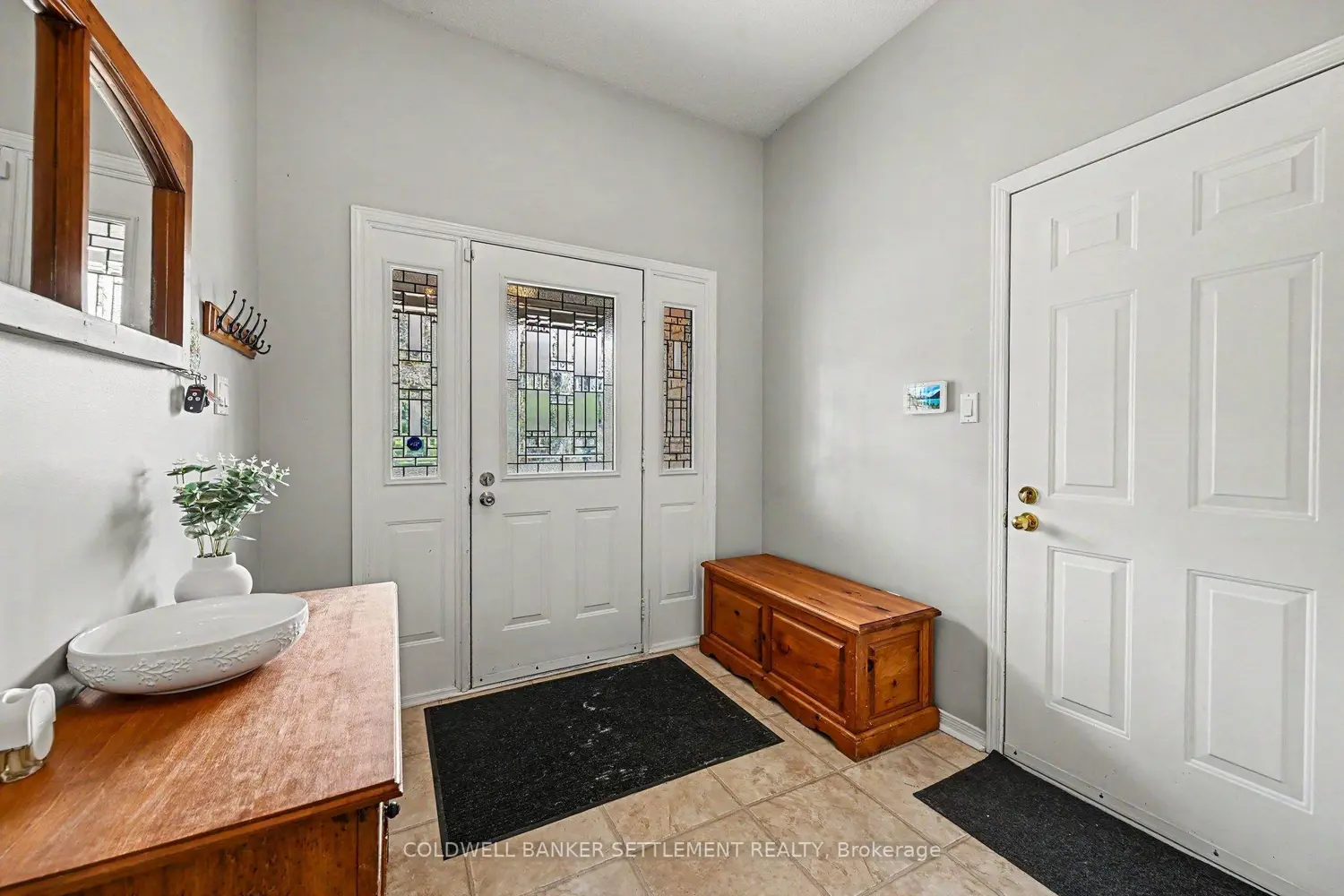 136 Charlotte Street photo 2