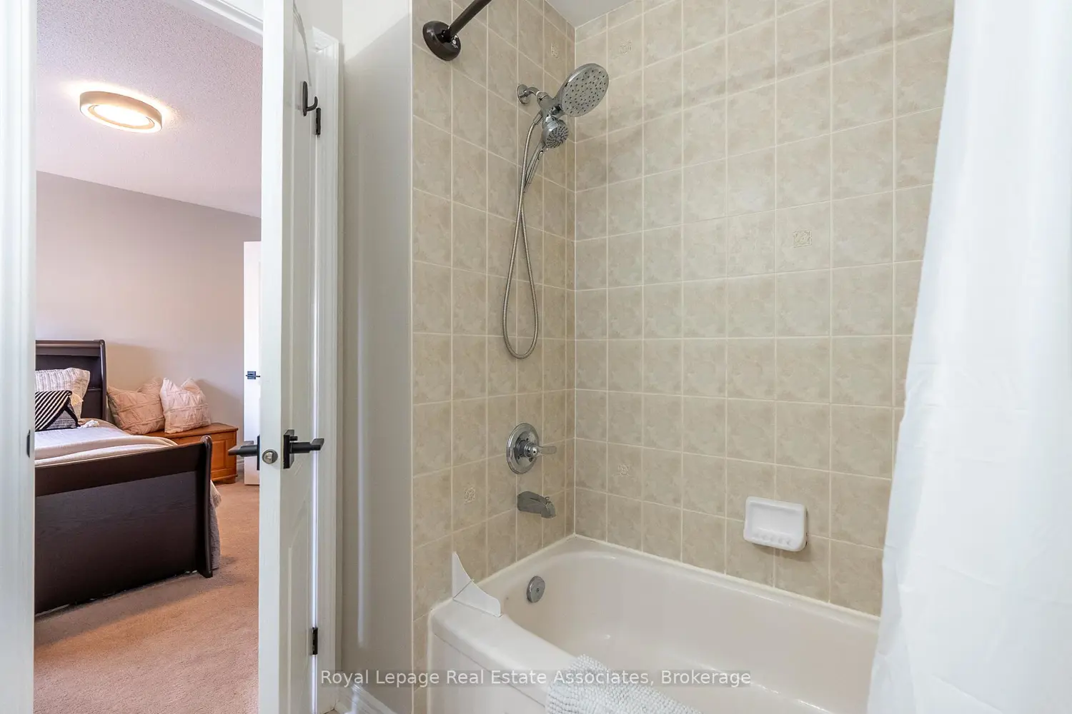 Additional image 15 of 46 Dehaviland Crescent
