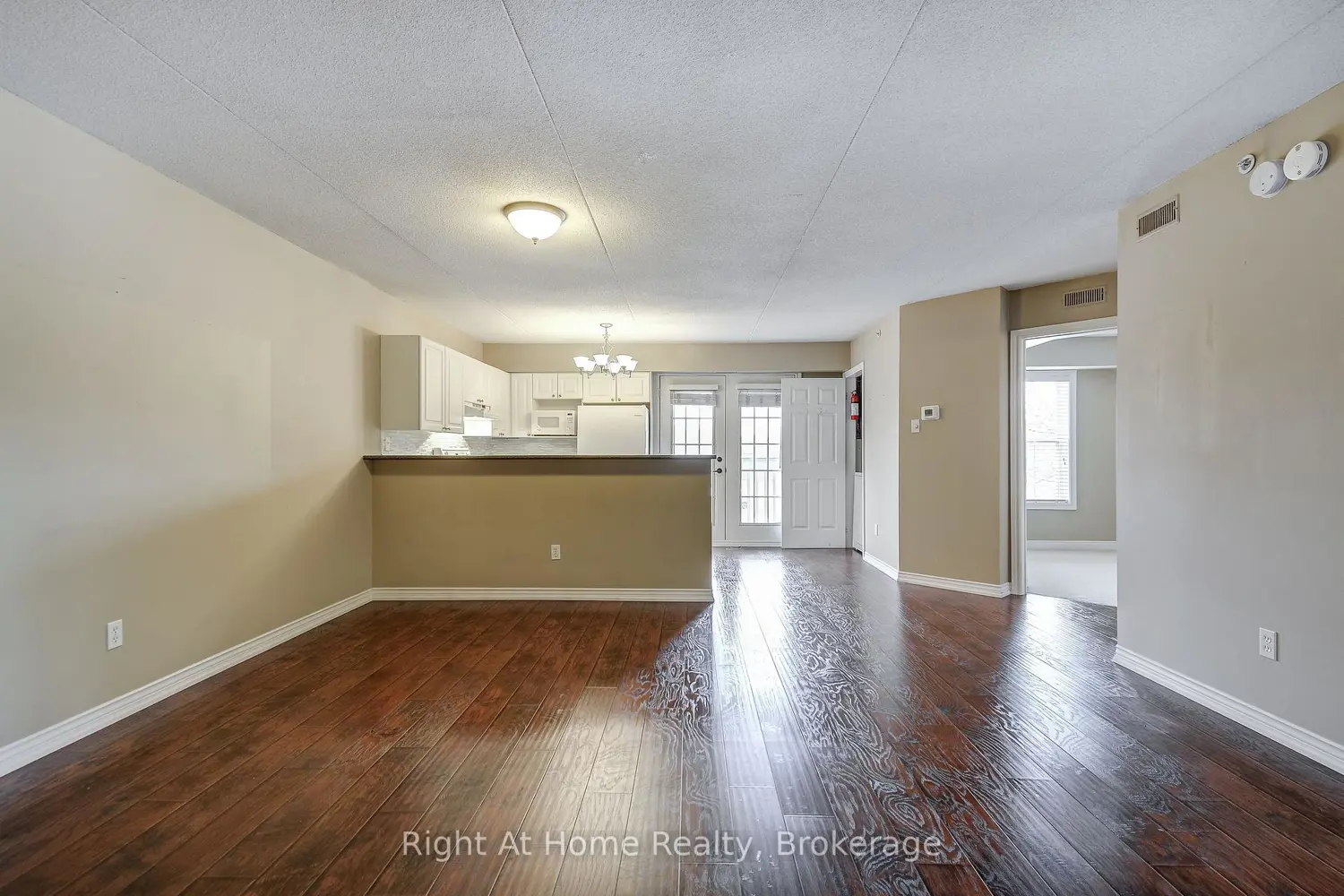 Additional image 13 of 4005 Kilmer Drive 212