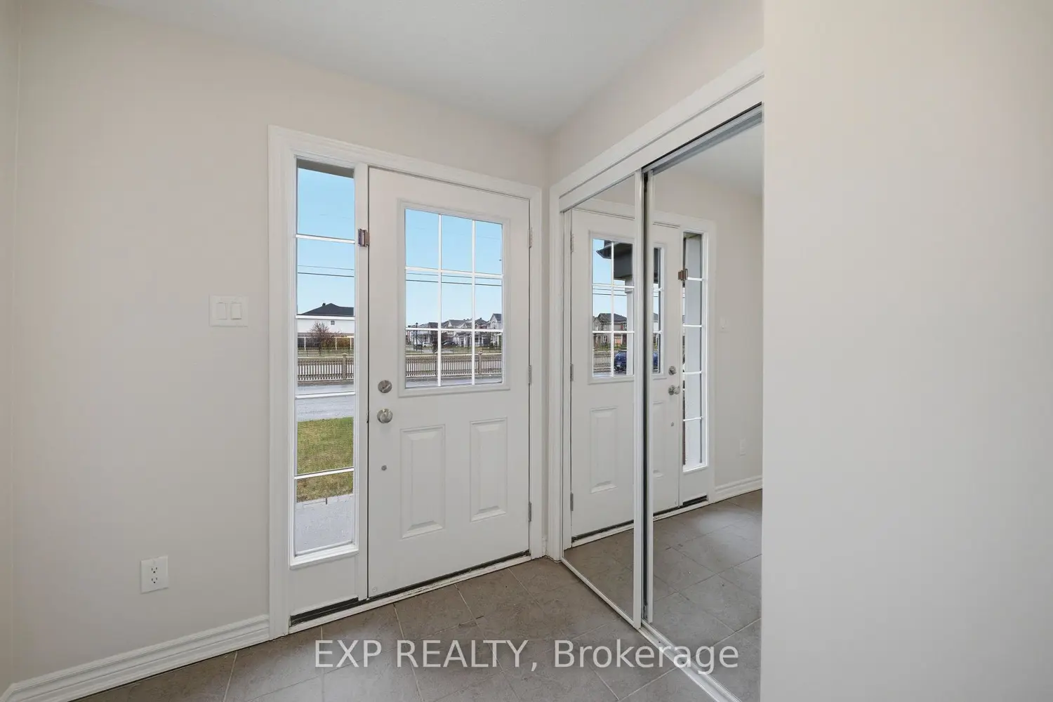 359 Sweetfern Crescent photo 2