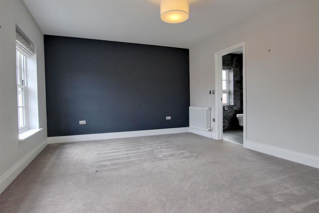 Additional image 13 of 4 bed property to rentOld College Drive, Beverley HU17