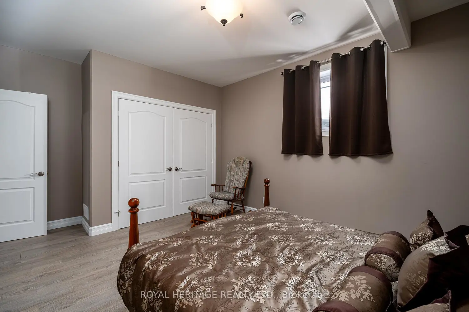 Additional image 12 of 21564 Loyalist Parkway