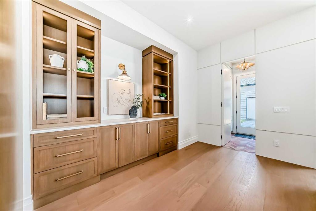 Additional image 6 of 2032 52 Avenue SW, Calgary, AB, T3E 1K1