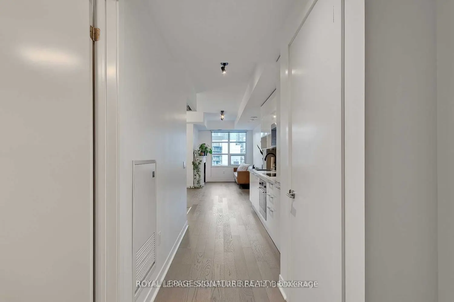 Additional image 15 of 501 Adelaide Street 804
