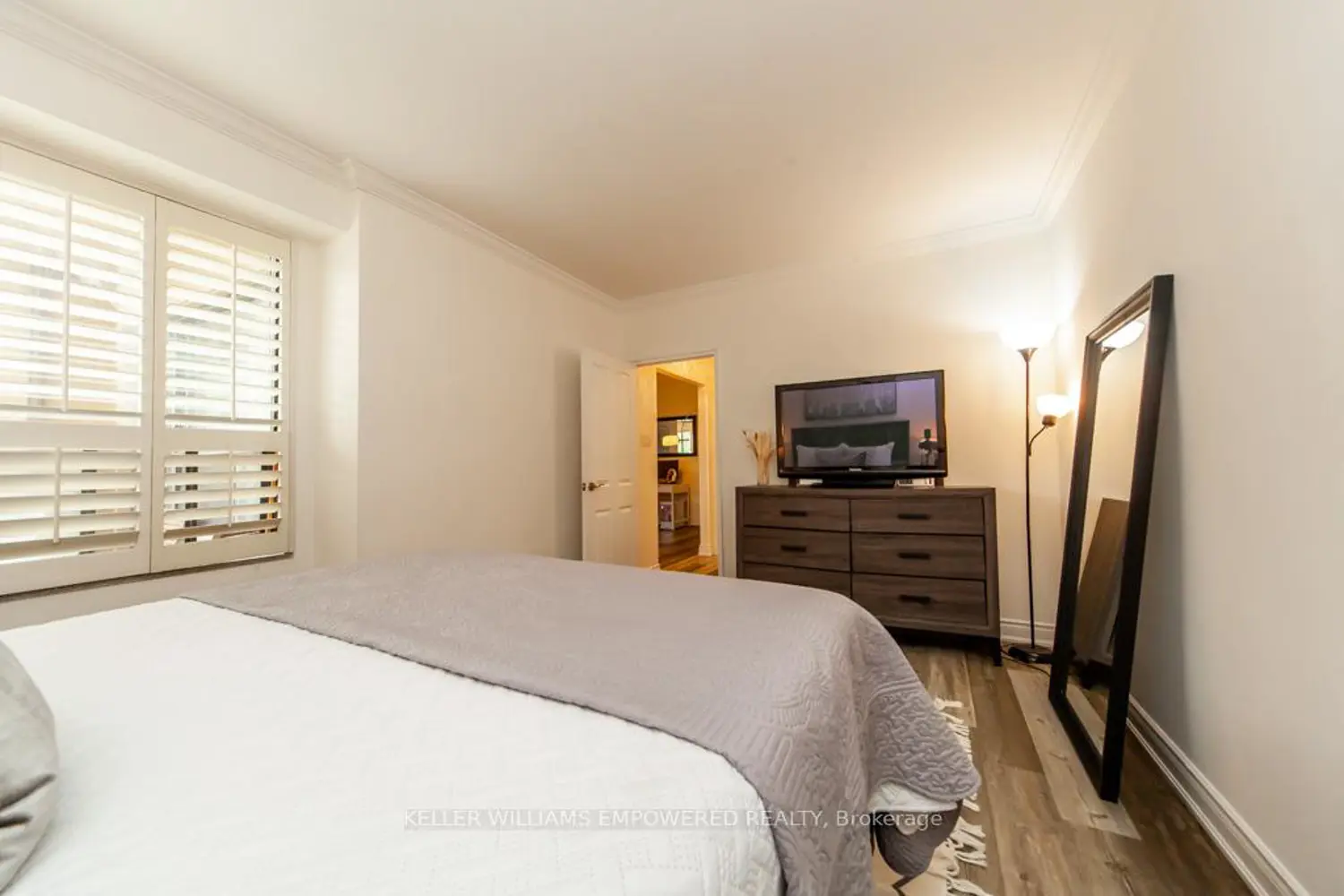 Additional image 3 of 740 Eglinton Avenue 205