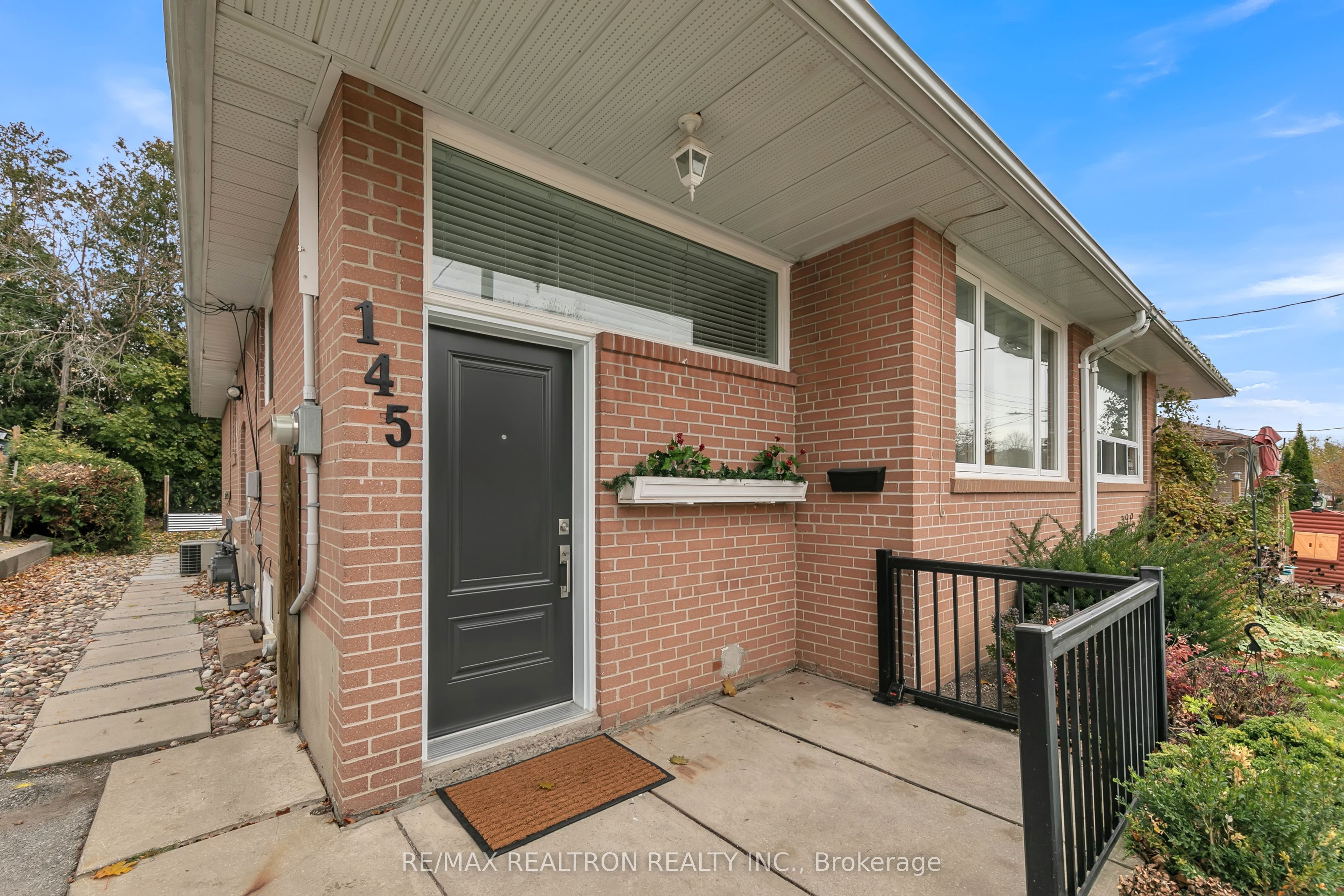 Additional image 2 of 145 Willow Lane, Newmarket, ON, L3Y 4J1