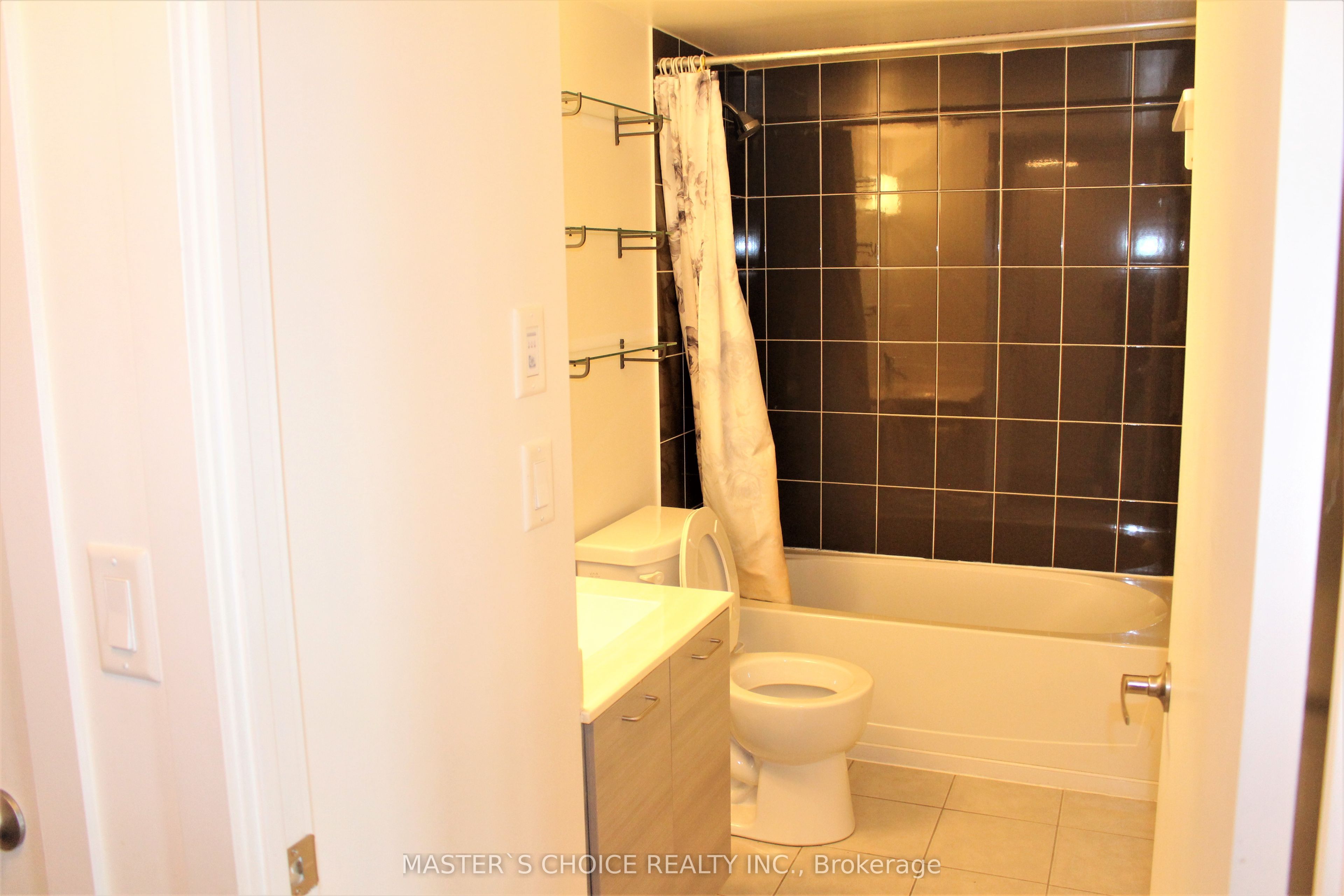 Additional image 4 of 517-20 Joe Shuster Way, Toronto, ON, M6K 0A3