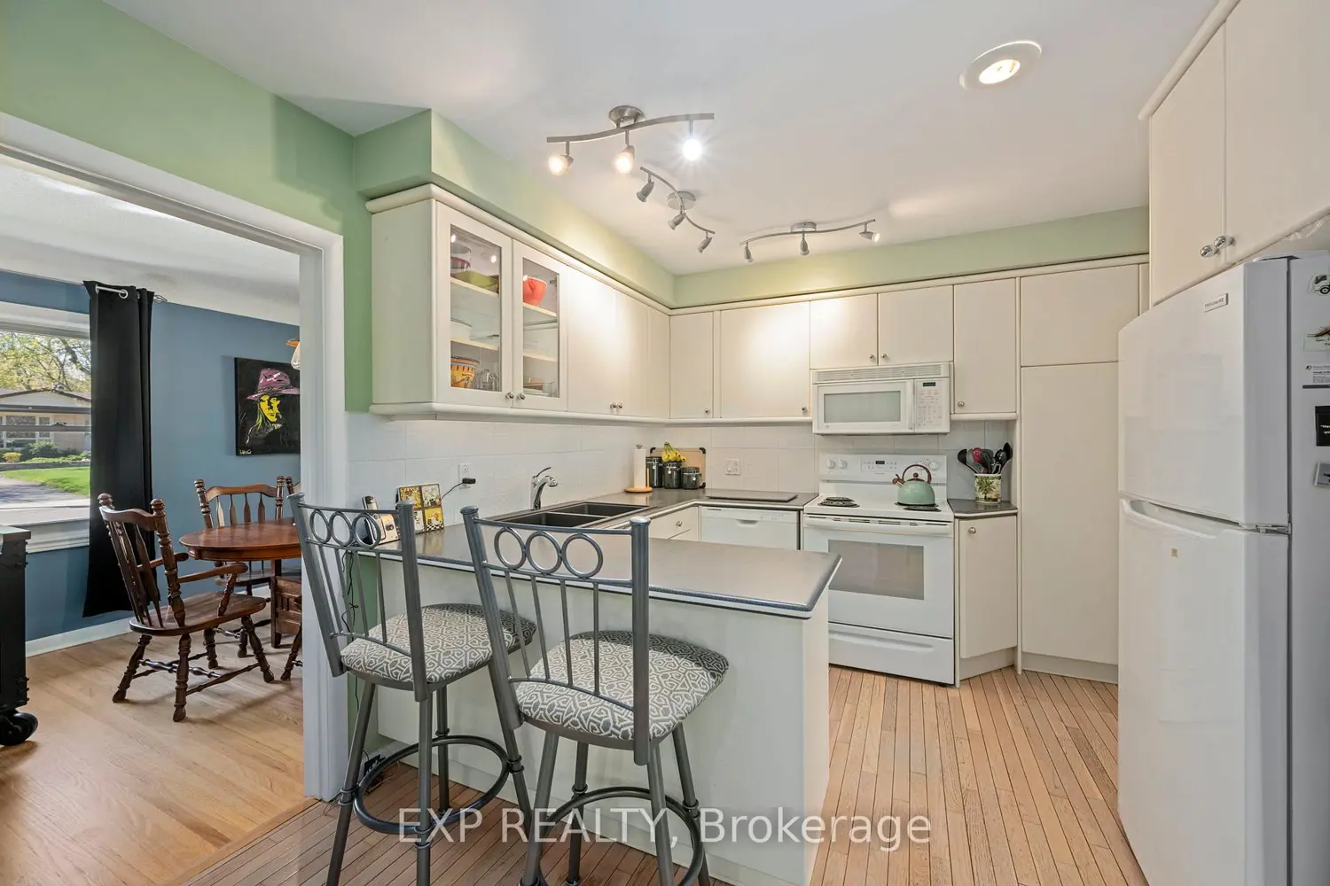 Additional image 6 of 490 Blake Street