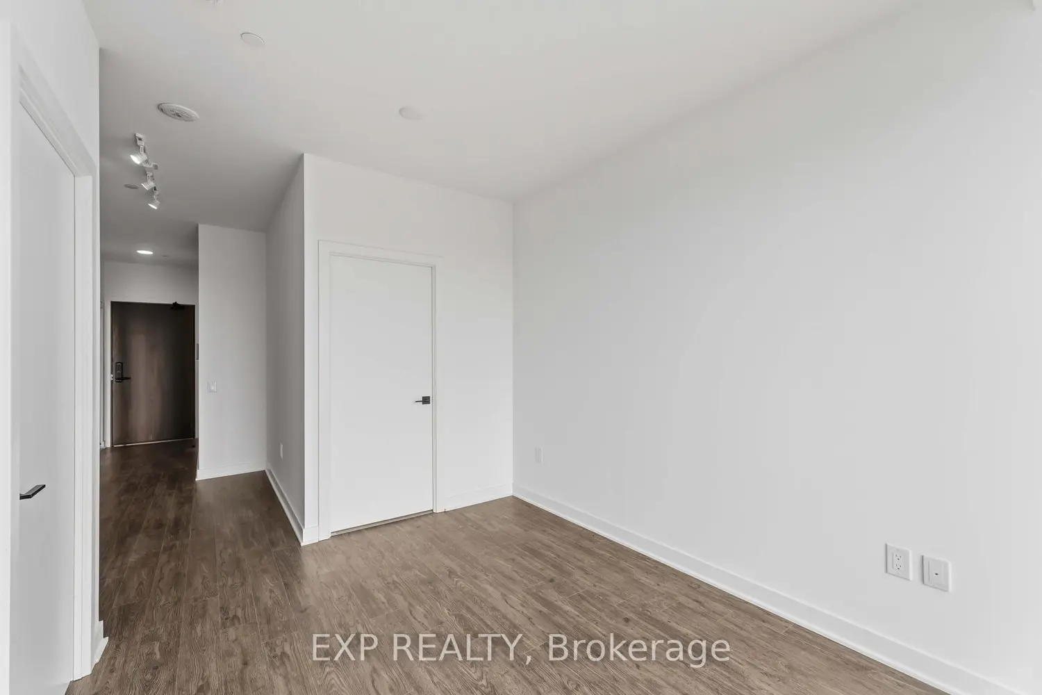 Additional image 6 of 2782 Barton Street 1619