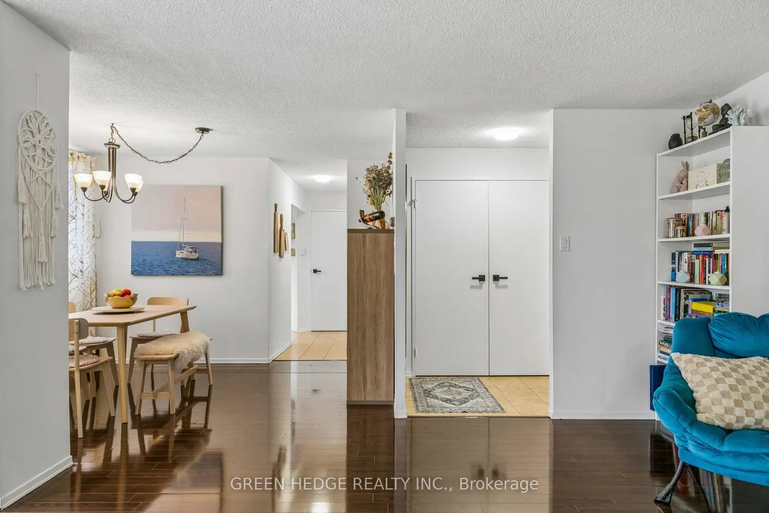 Additional image 5 of 3700 Kaneff Crescent 2102