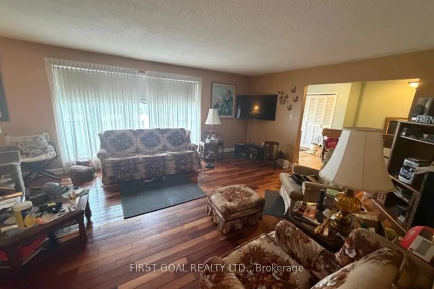 2973 Matchedash Street photo 4