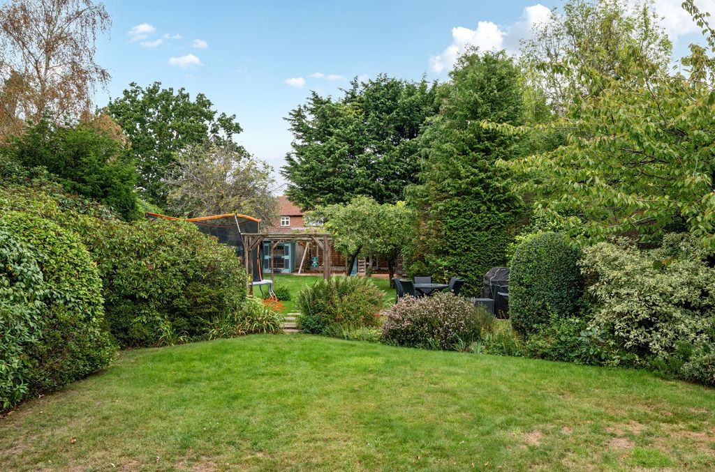Additional image 19 of 5 bed detached house to rentClarendon Way, Chislehurst BR7
