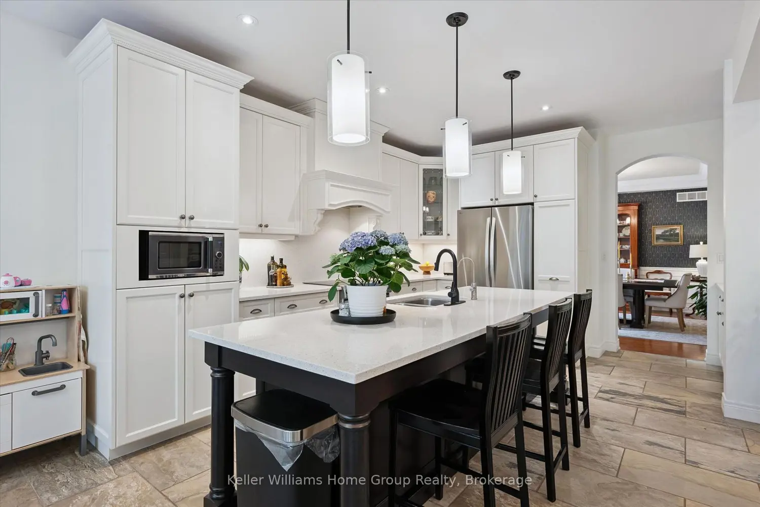 75 Woodside Road photo 4