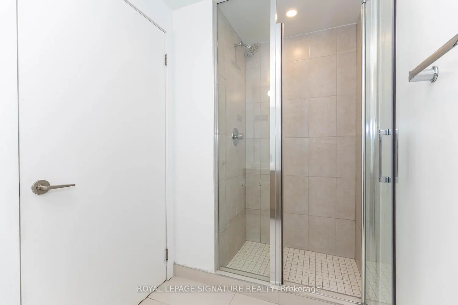 Additional image 3 of 1195 The Queensway 610