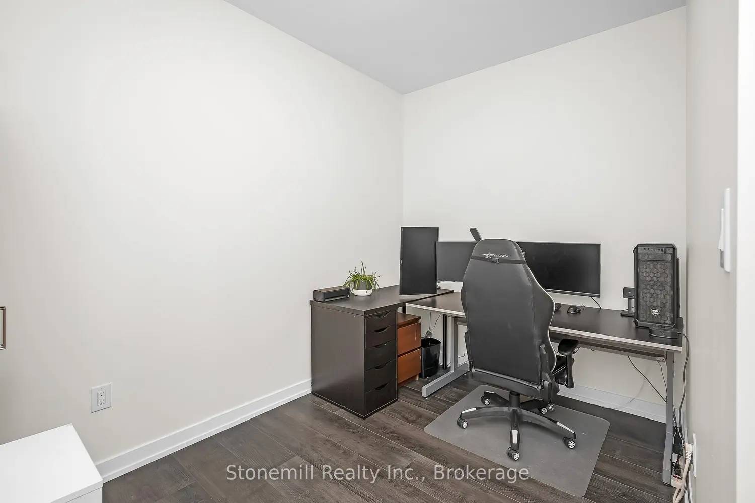 Additional image 9 of 450 Dundas Street 701