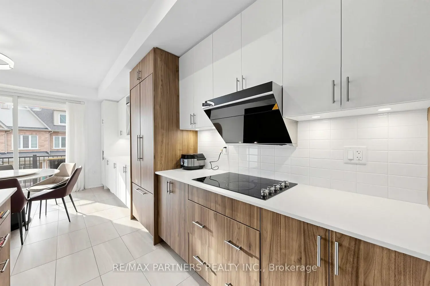 Additional image 4 of 9092 Woodbine Avenue