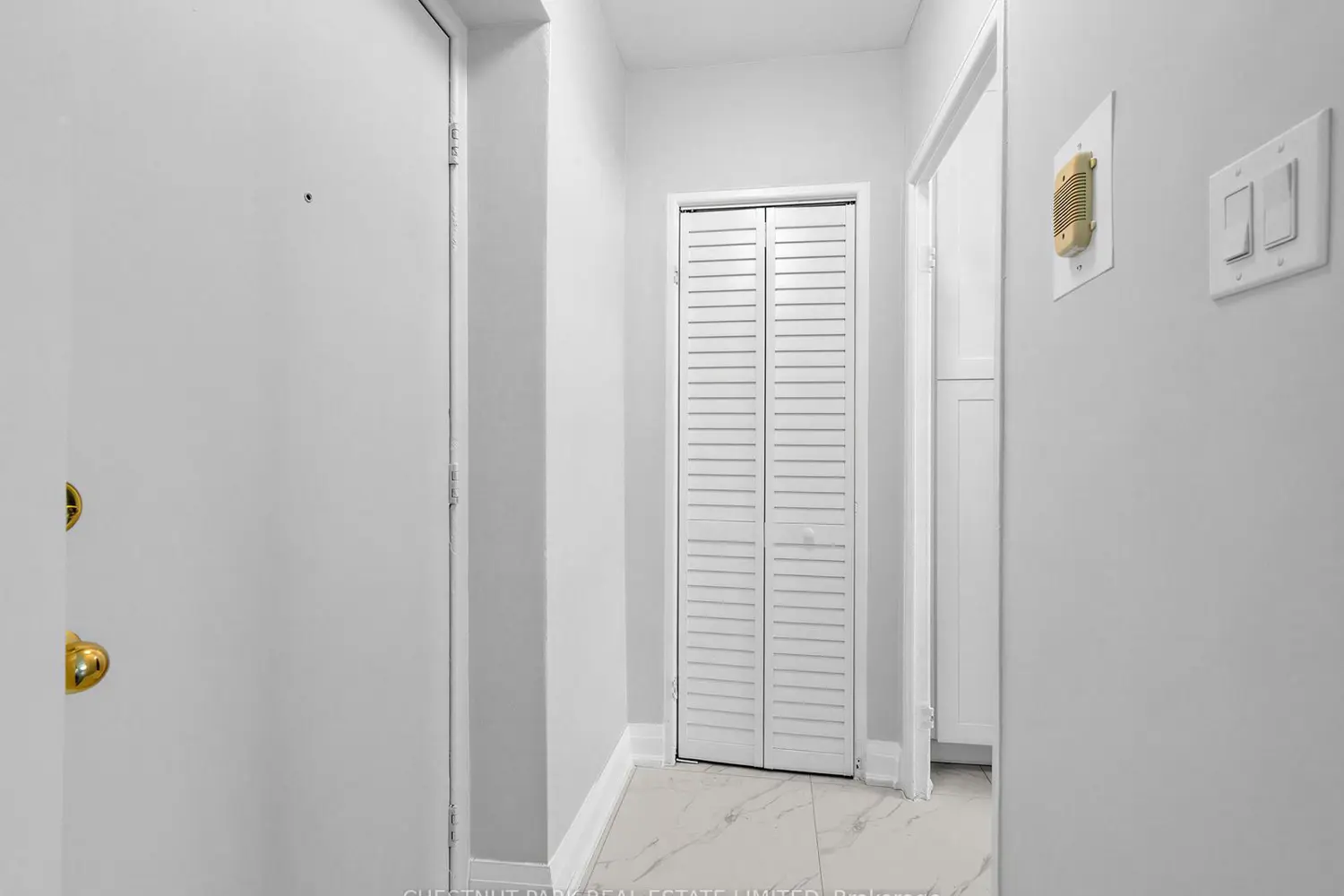 2 Ridelle Avenue 404