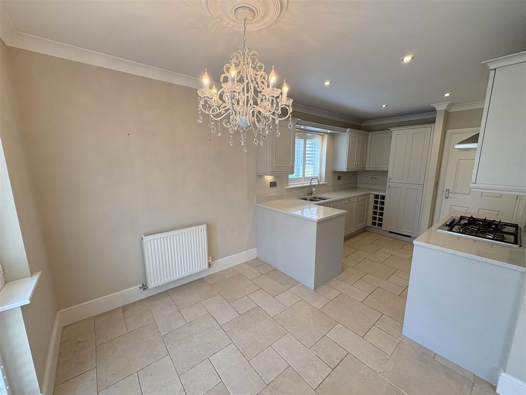 Additional image 7 of 5 bed detached house to rentGlaisdale Court, Darlington DL3