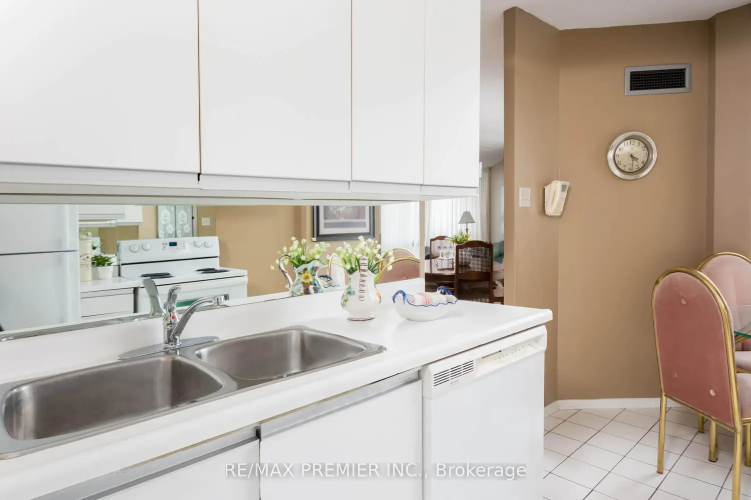 Additional image 8 of 7440 Bathurst Street 1614