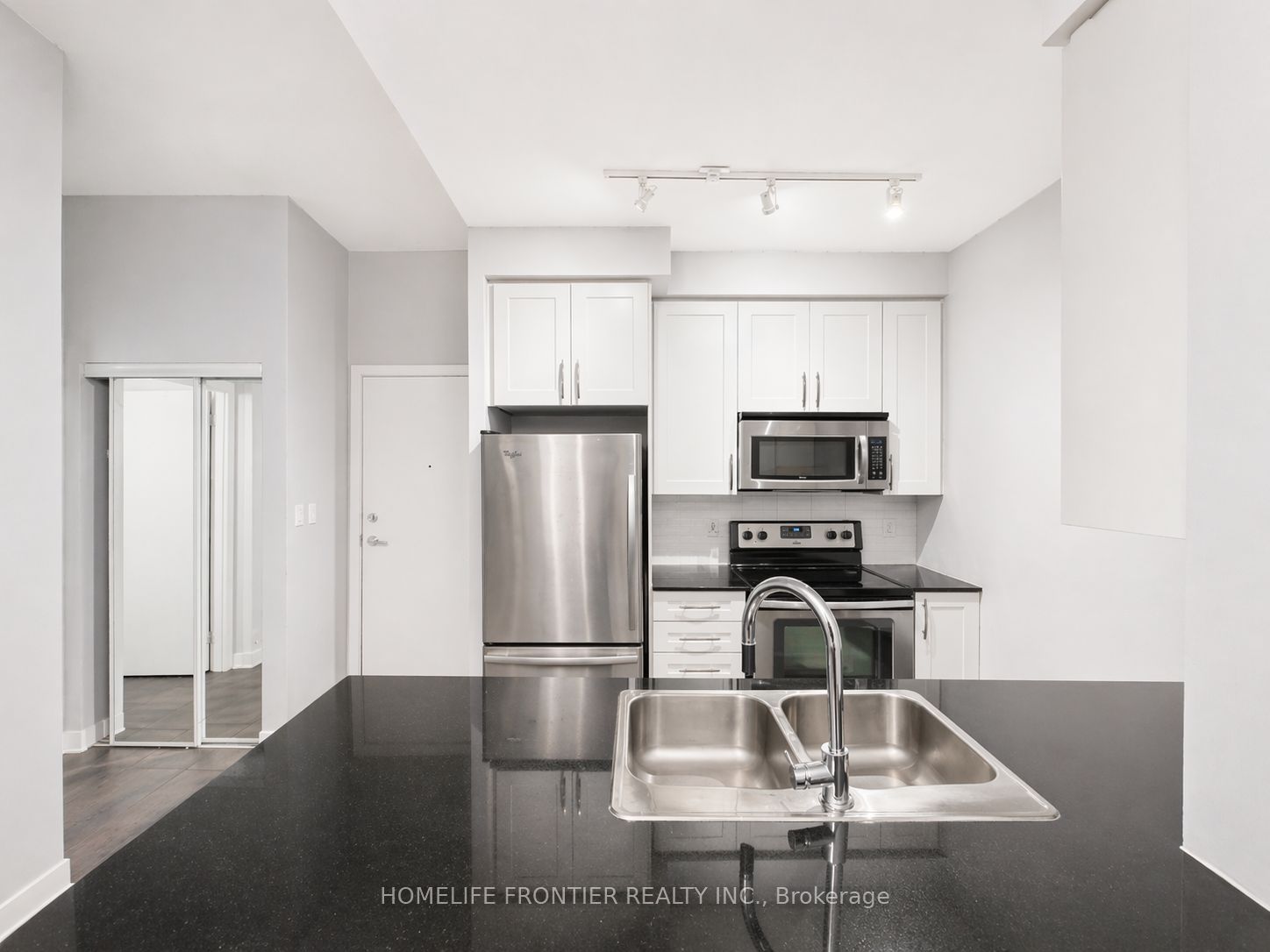 Additional image 4 of 504-4070 Confederation Parkway, Mississauga, ON, L5B 0E9
