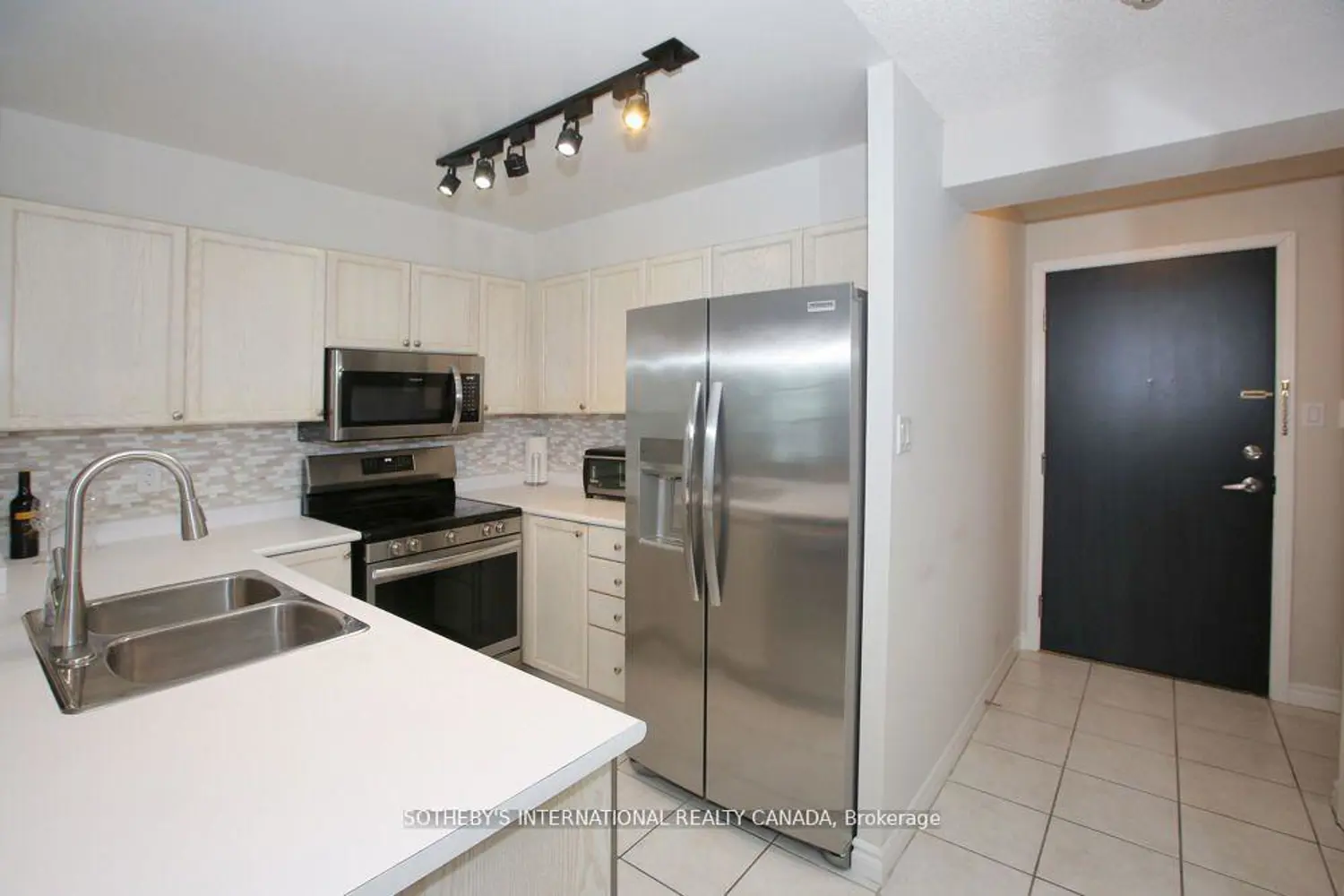 Additional image 3 of 600 Queens Quay 505