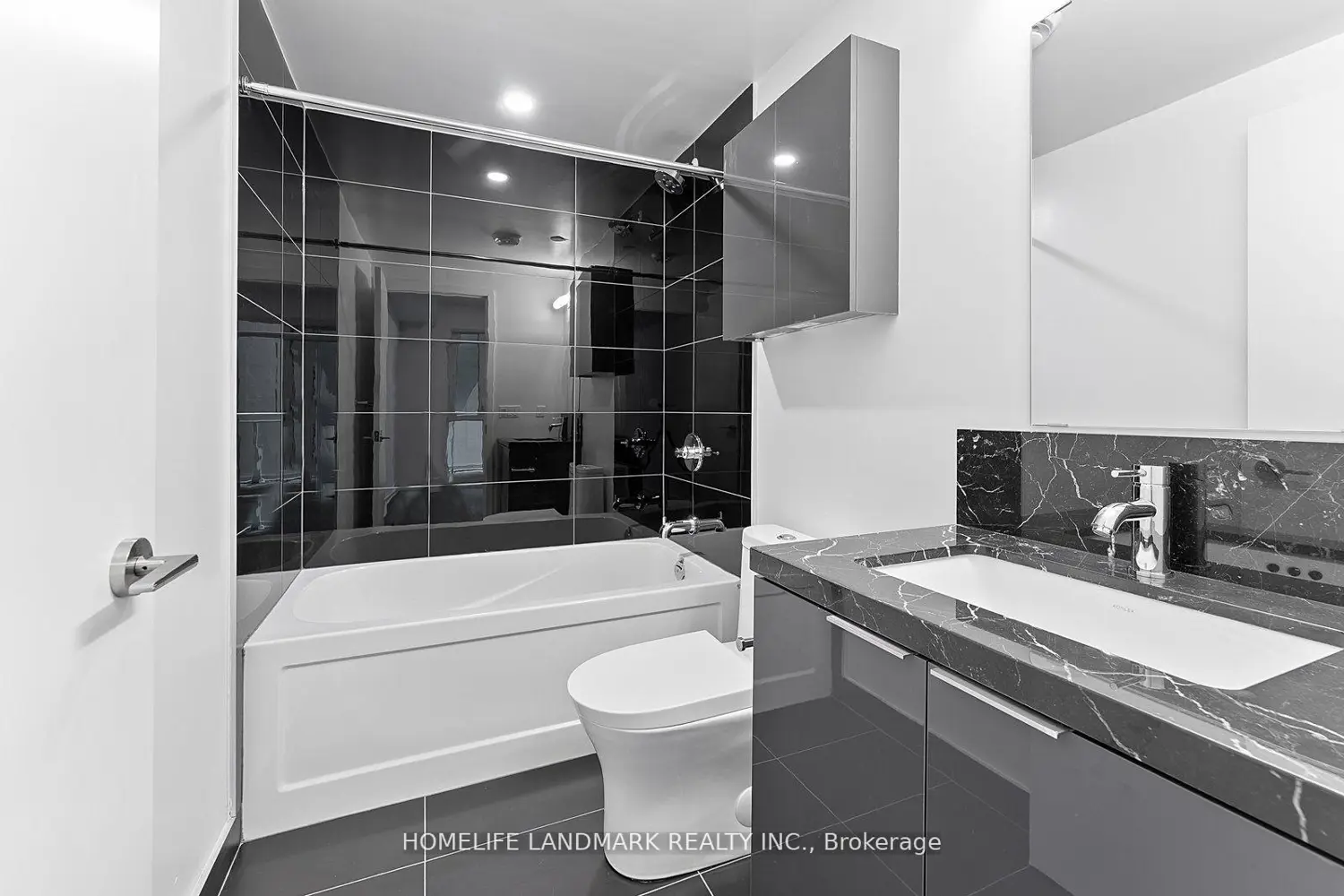 Additional image 10 of 230 Simcoe Street 1129