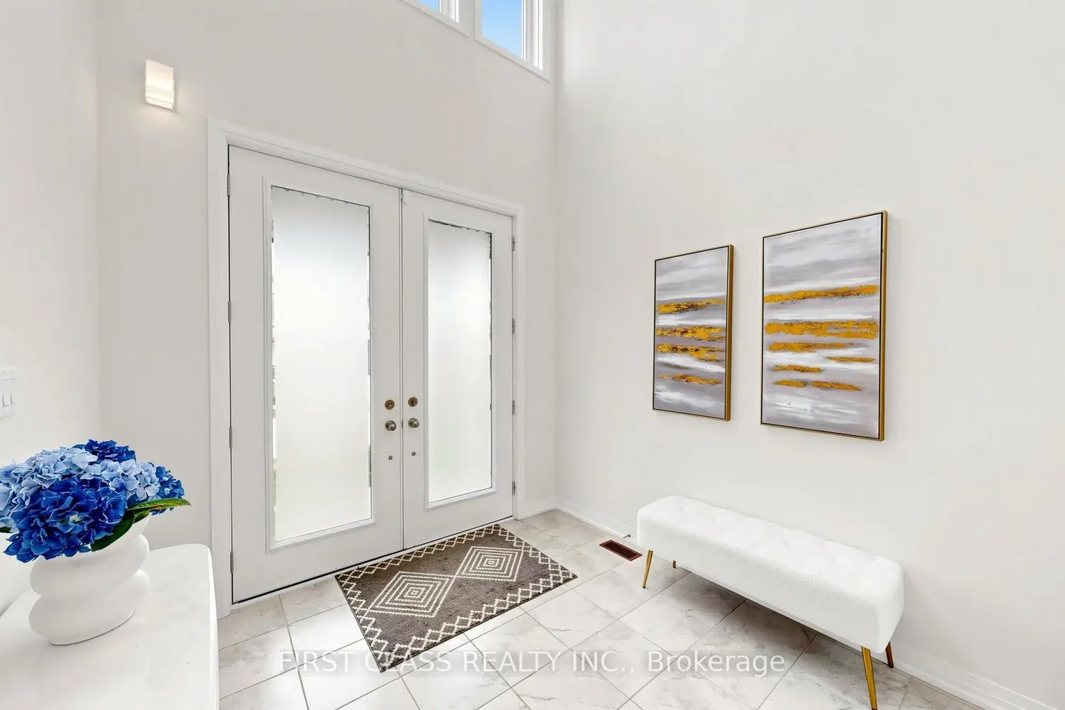 135 Markview Road photo 2