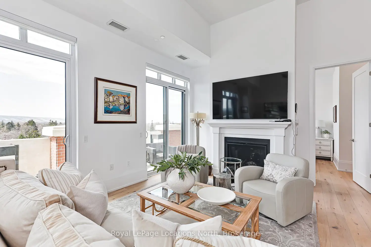 1 Hume Street 609 photo 3