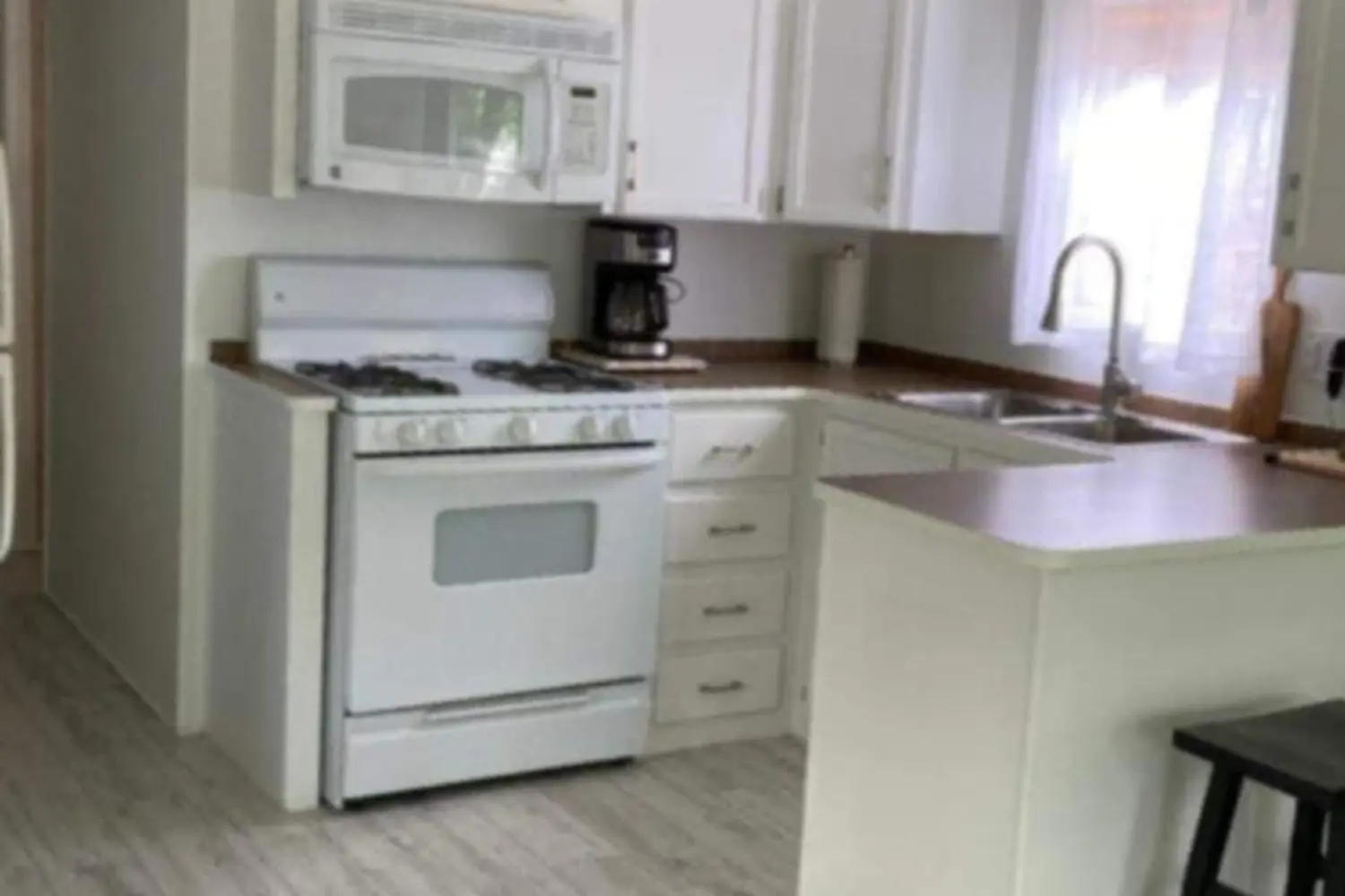 Additional image 4 of 225 Platten Boulevard 636