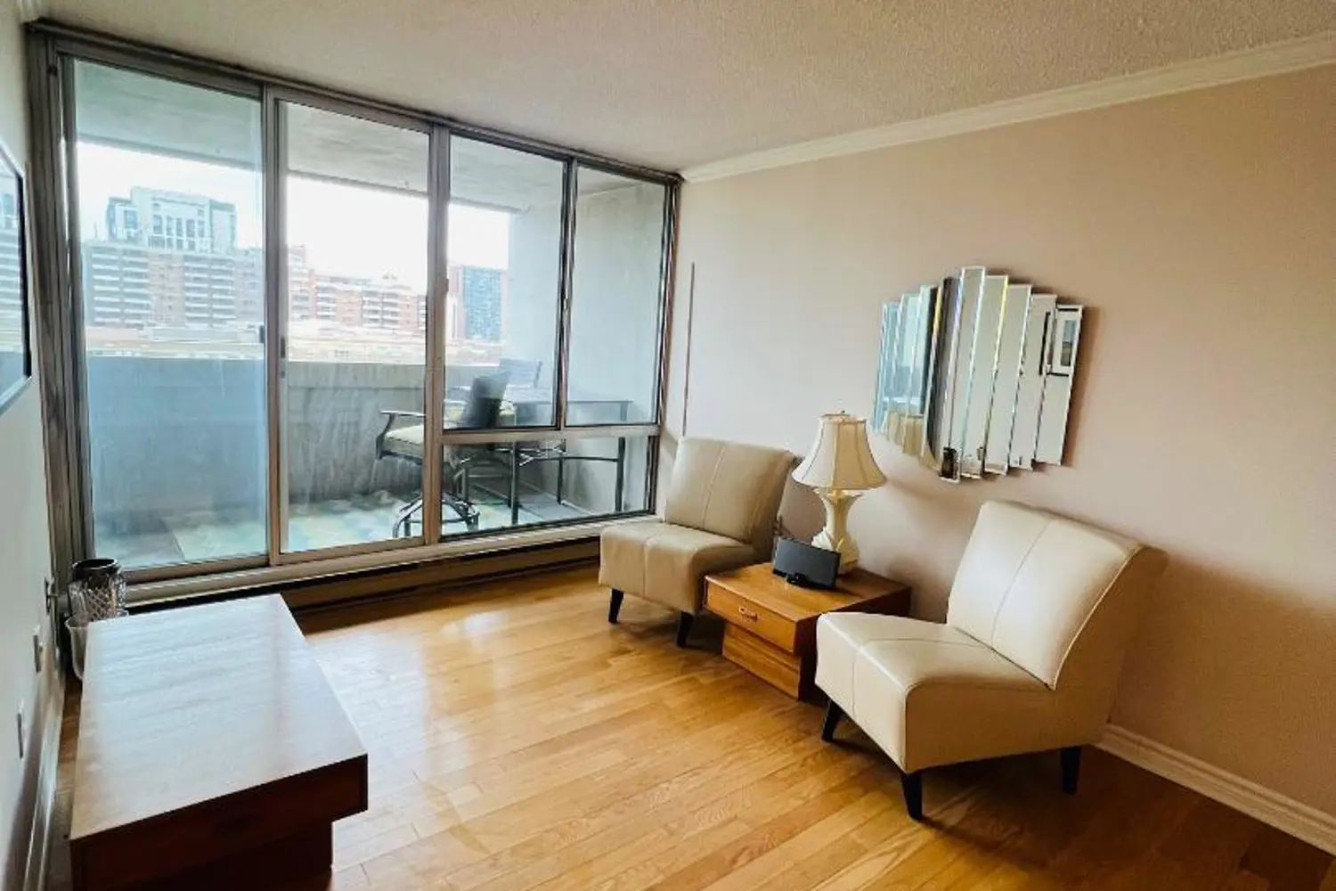 Additional image 4 of 530 Laurier Avenue 910