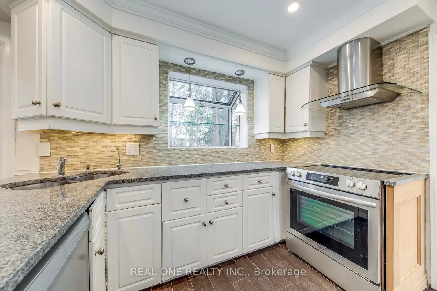 Additional image 3 of 1585 Crombie Road