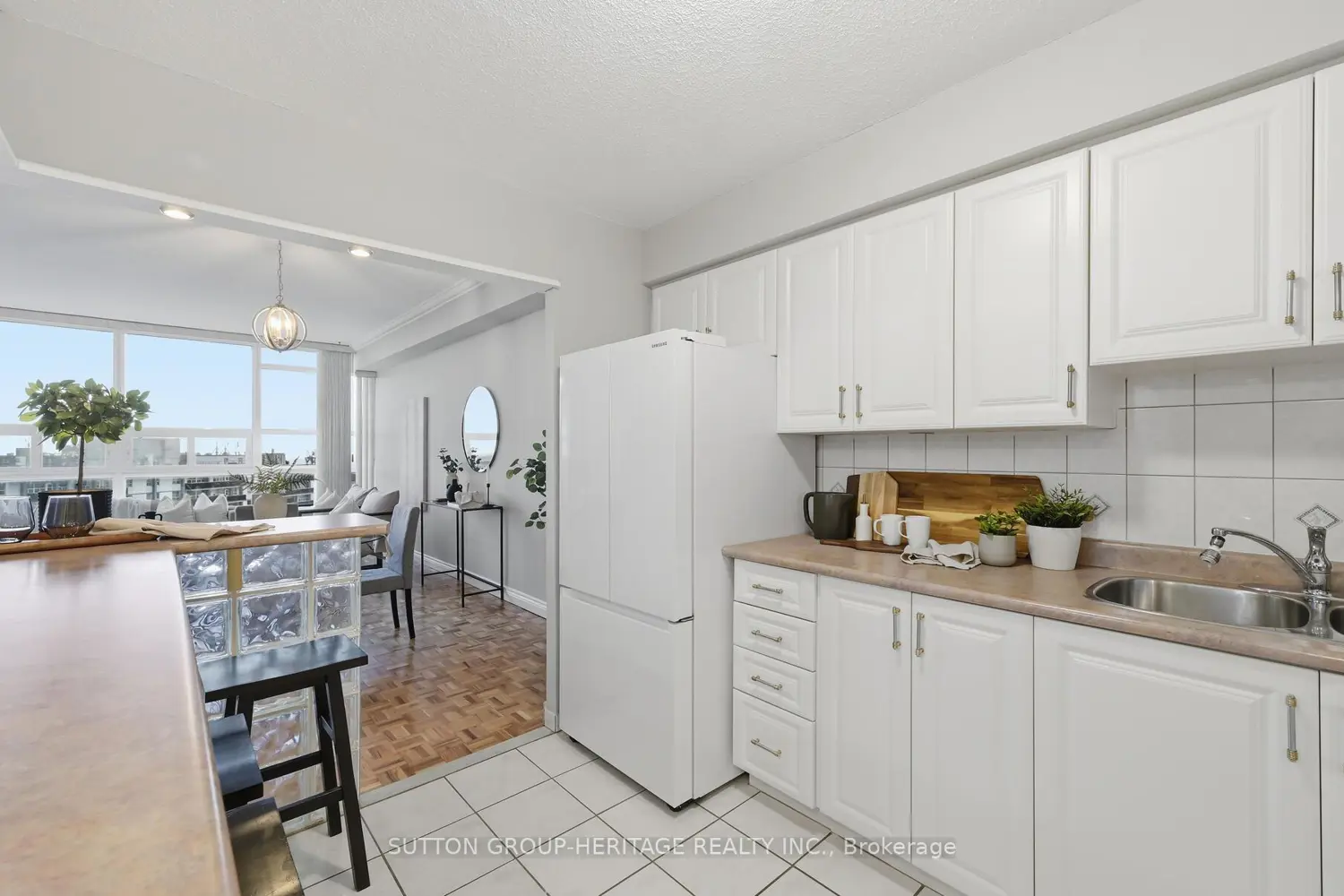 Additional image 14 of 3380 Eglinton Avenue 2007