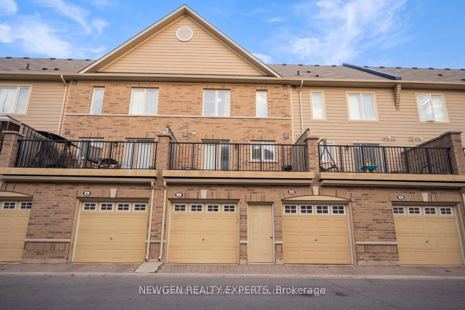 Additional image 15 of 3185 Boxford Crescent 16