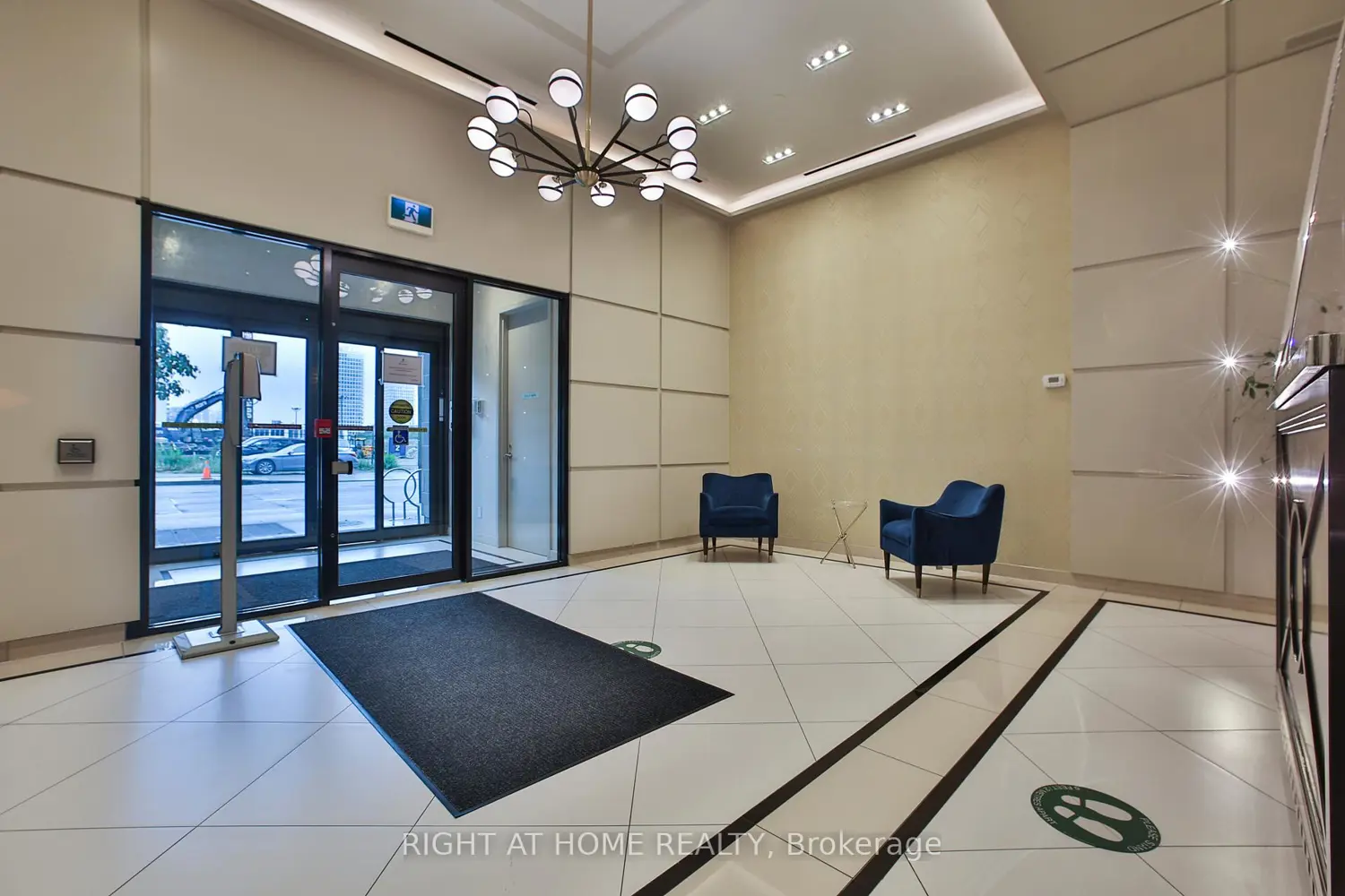 Additional image 3 of 1486 Bathurst Street 1303