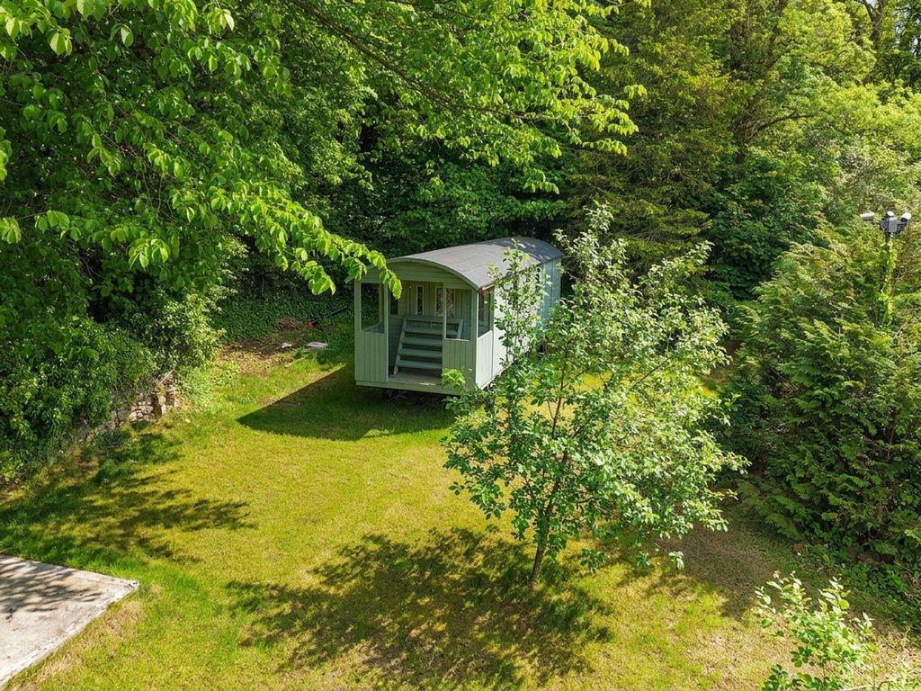 Additional image 31 of 3 bed detached house to rentHockley Lane, Ashover S45