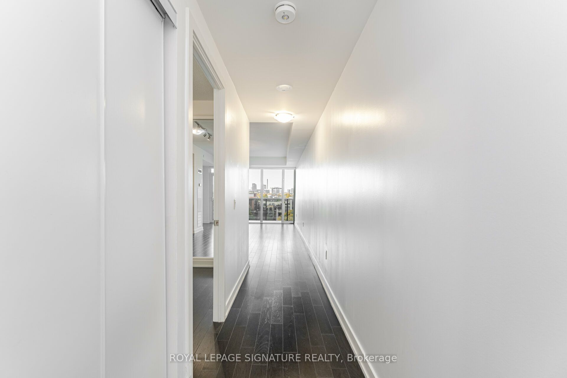 Additional image 3 of 811-330 Richmond Street W, Toronto, ON, M5V 1X2
