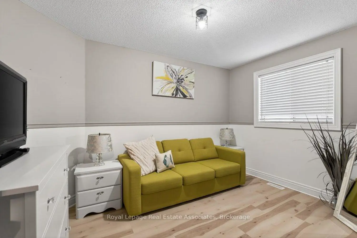 Additional image 7 of 84 Loon Avenue