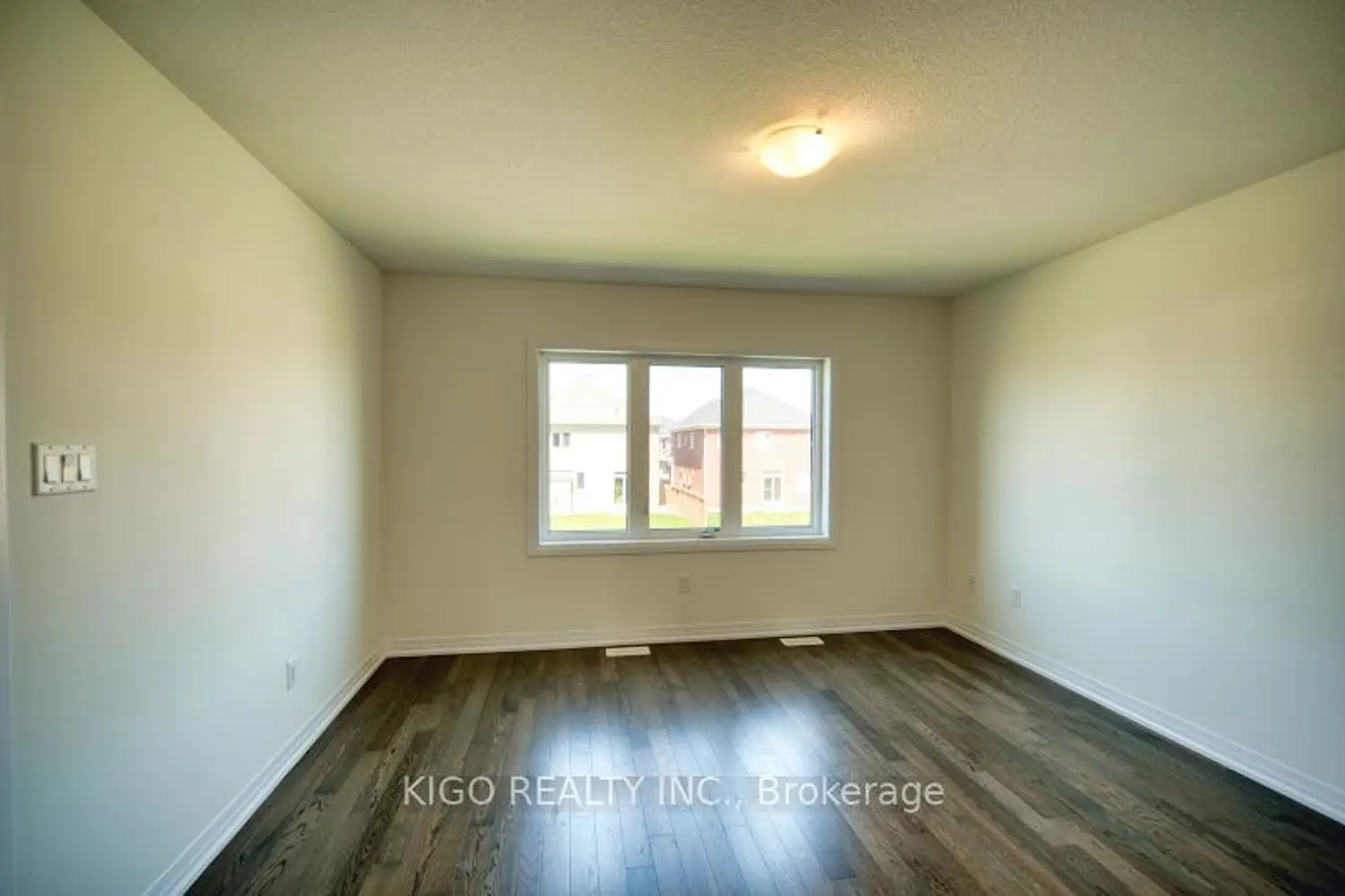Additional image 11 of 139 Velvet Way