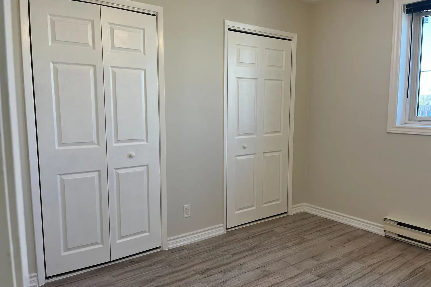 Additional image 10 of 4692 Crysler Avenue 302