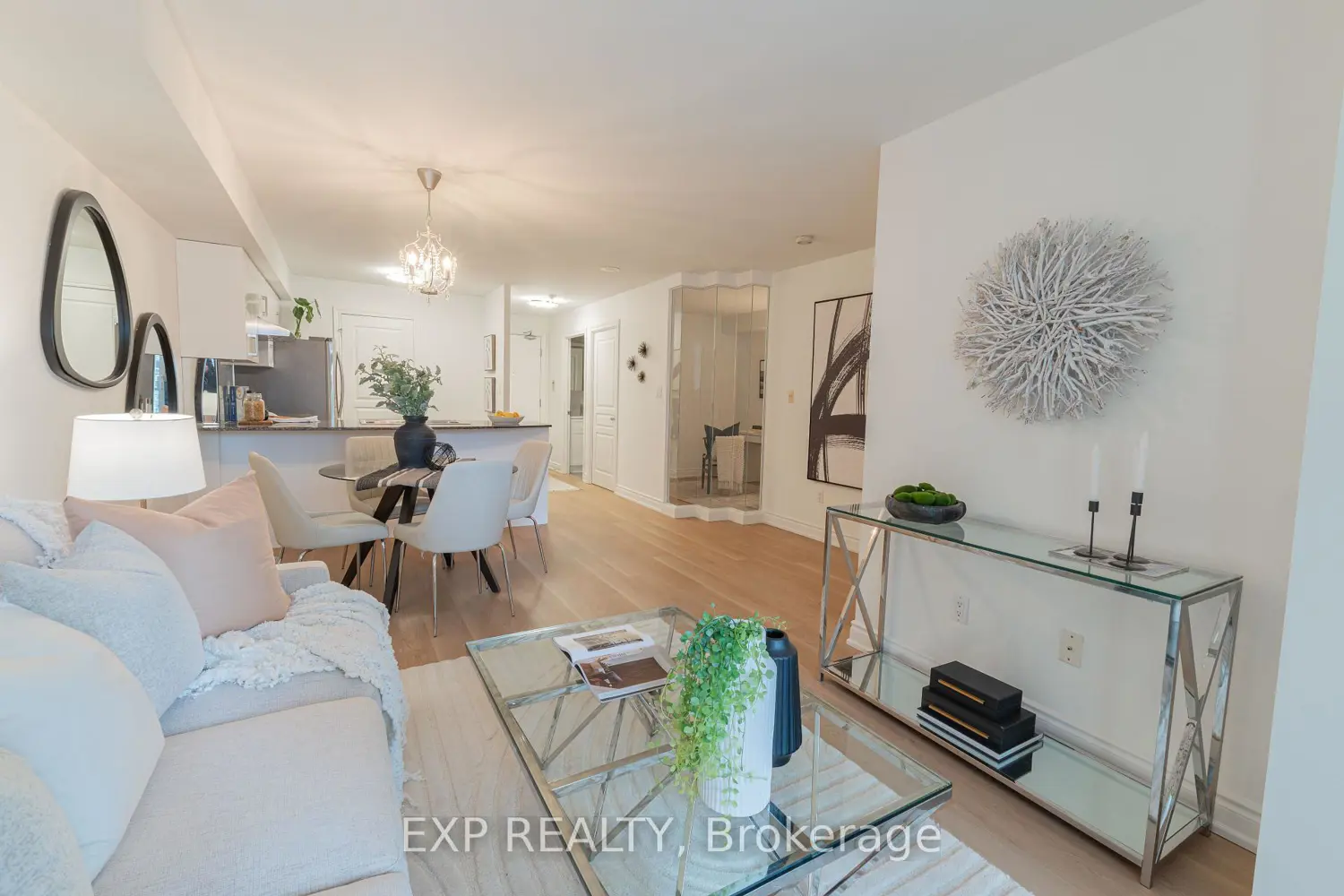Additional image 8 of 801 Bay Street 1603