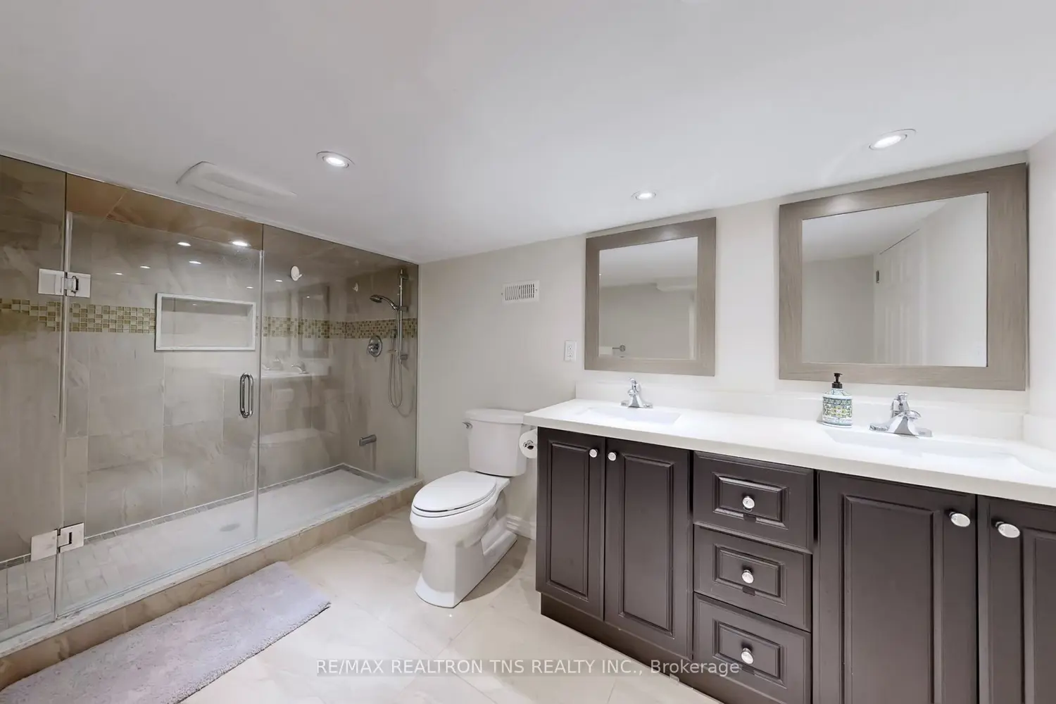 Additional image 20 of 11 Delevan Court