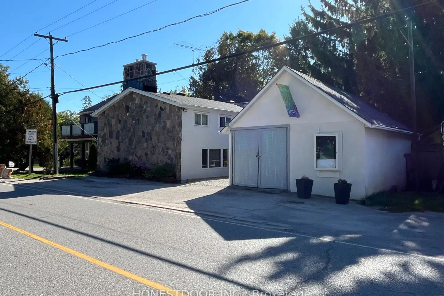 2015 Ridge Road photo 2