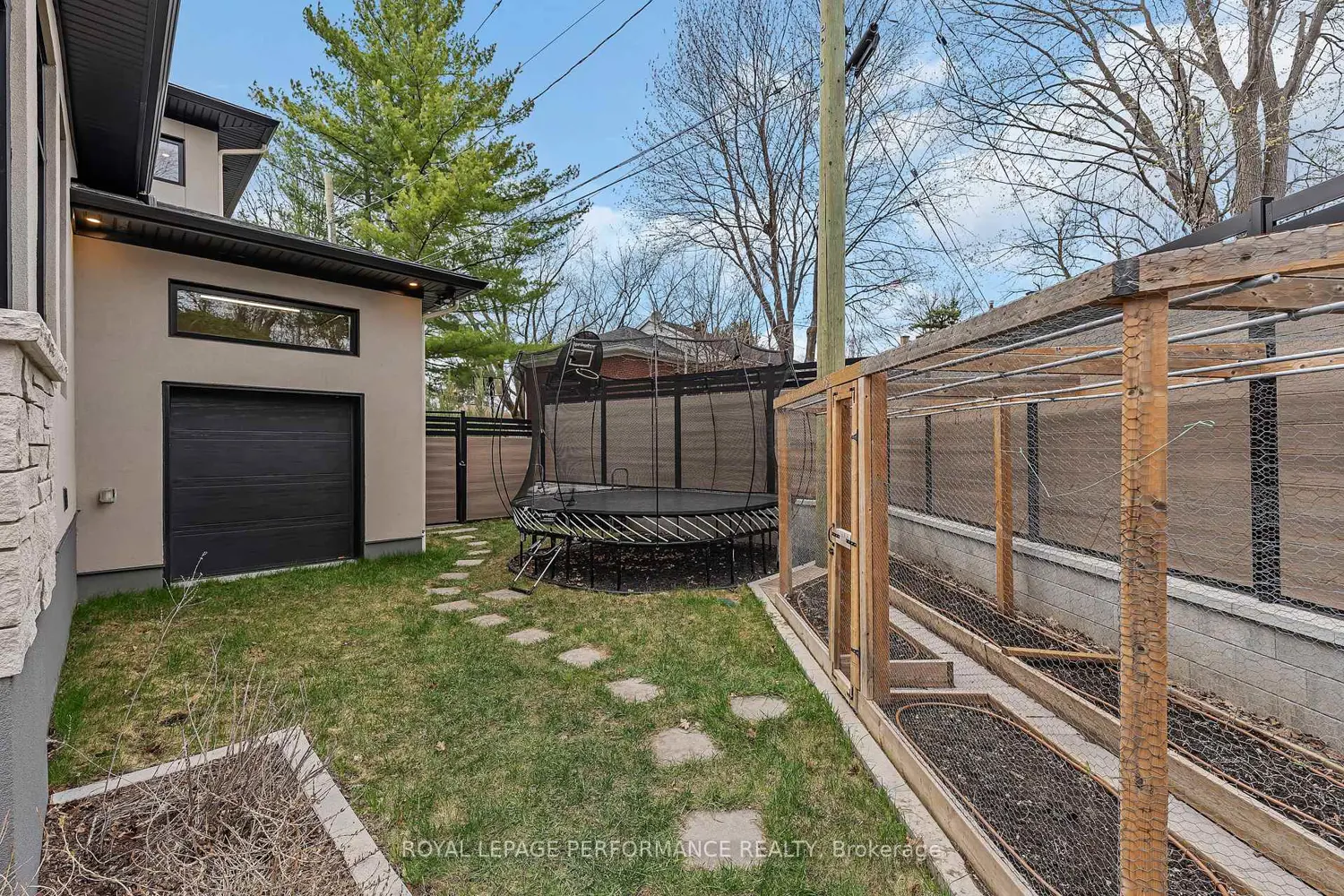 Additional image 12 of 544 Neighbourhood Way