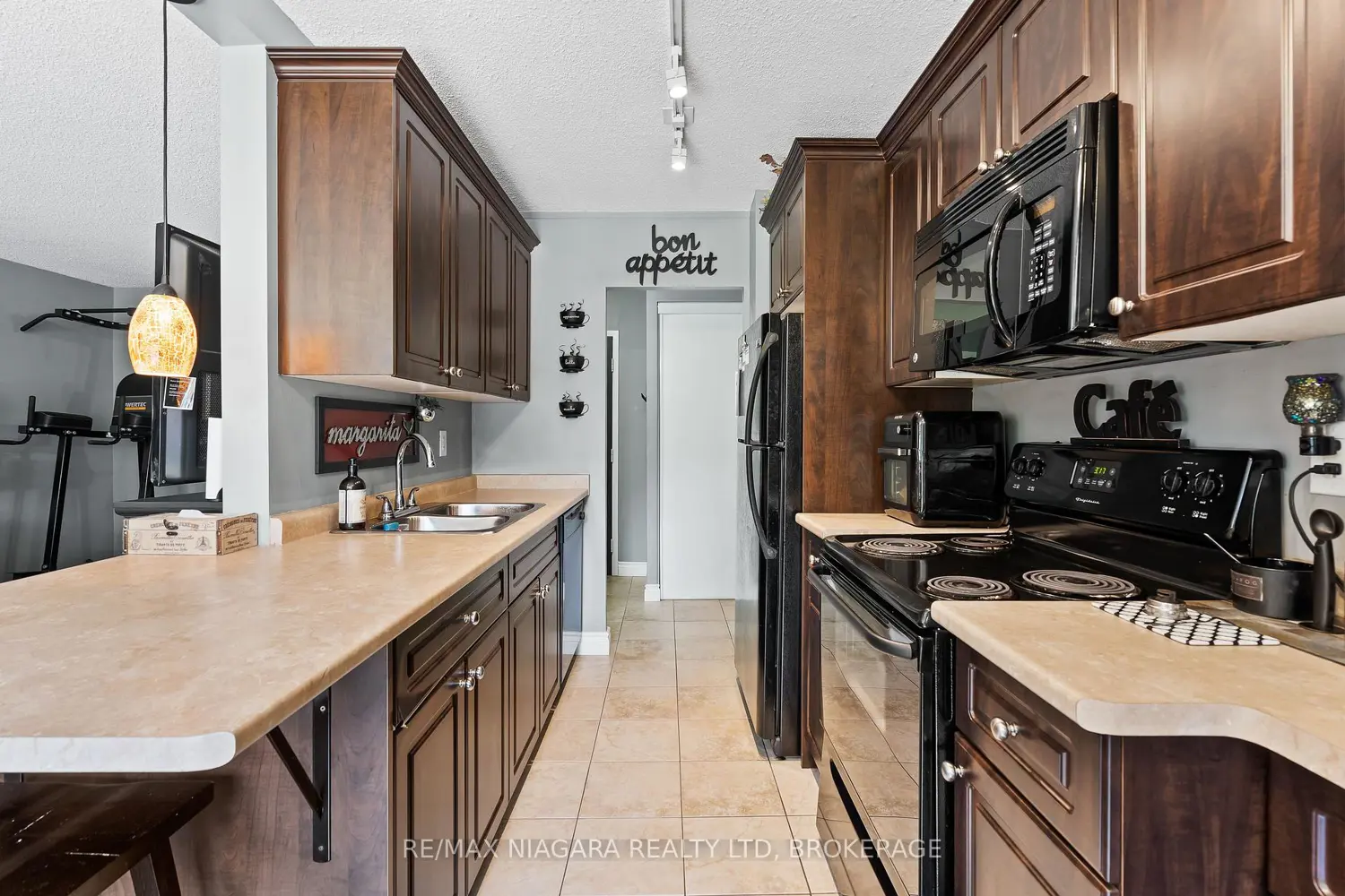 Additional image 3 of 6390 Huggins Street 205