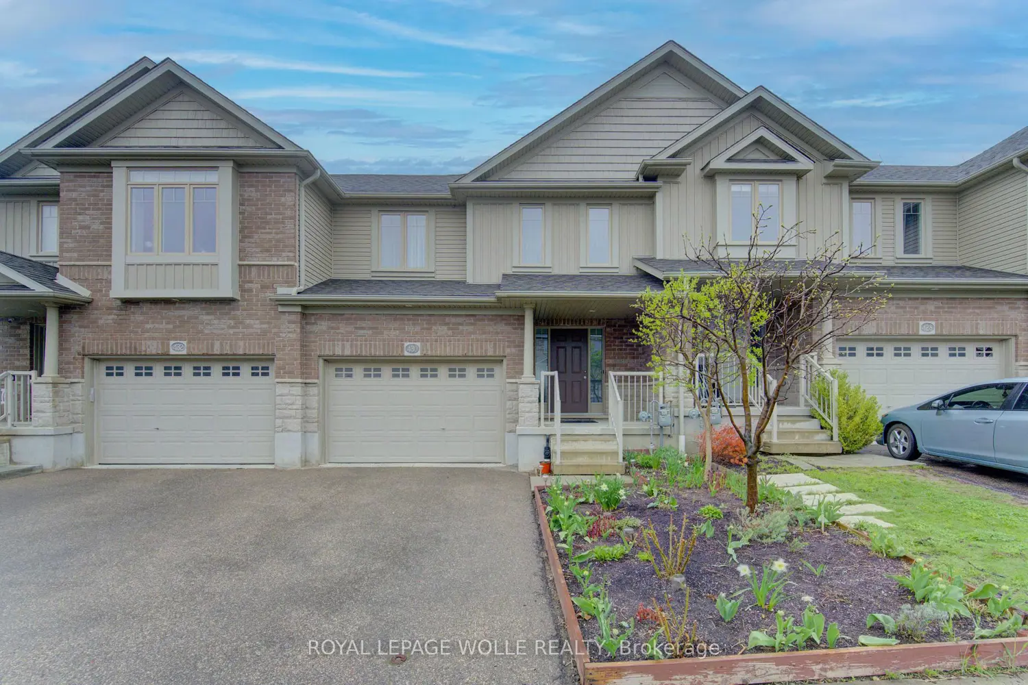 430 Avens Street photo 2