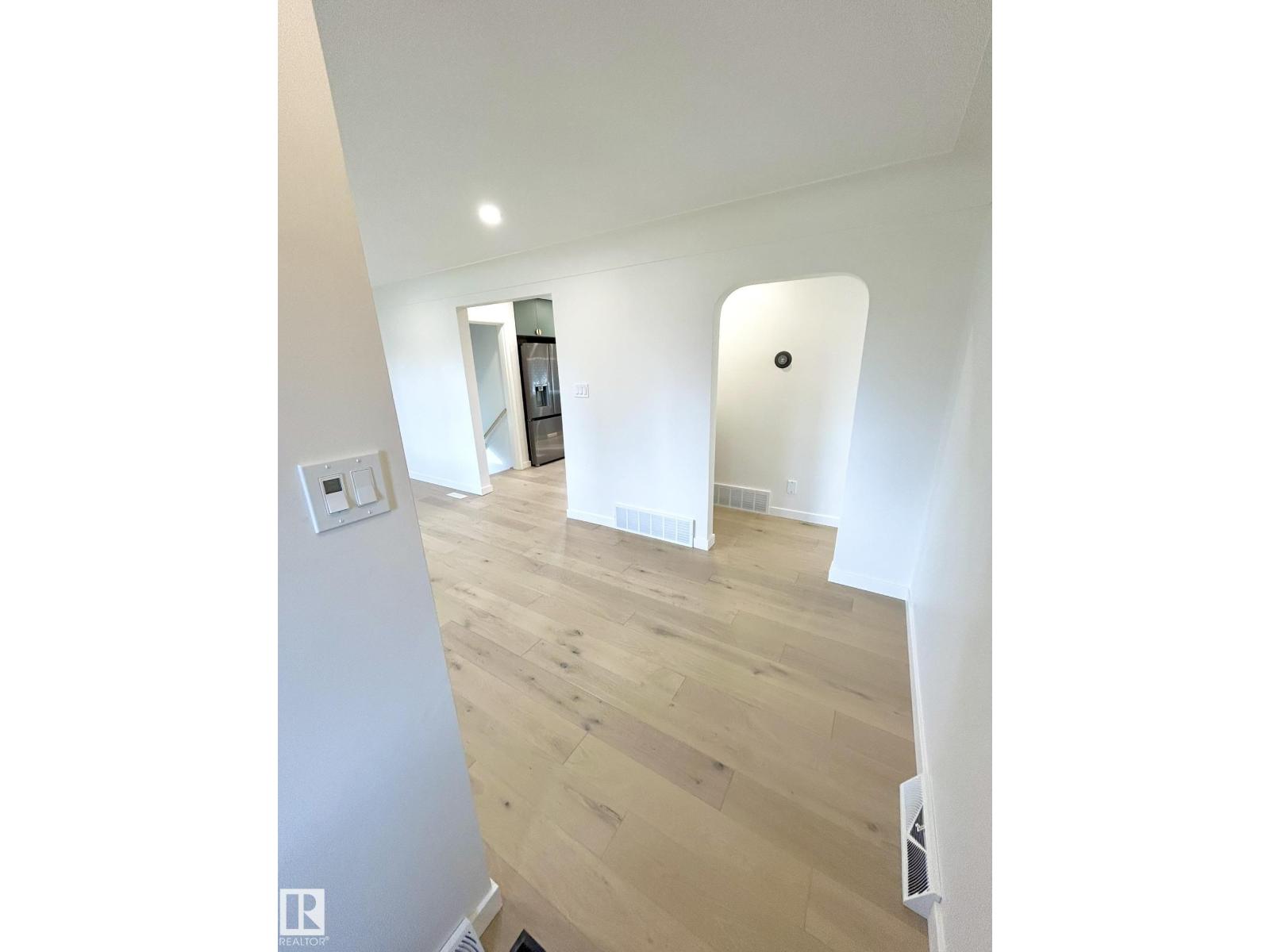 Additional image 5 of 8516 64 Avenue NW, Edmonton, AB, T6E0H3
