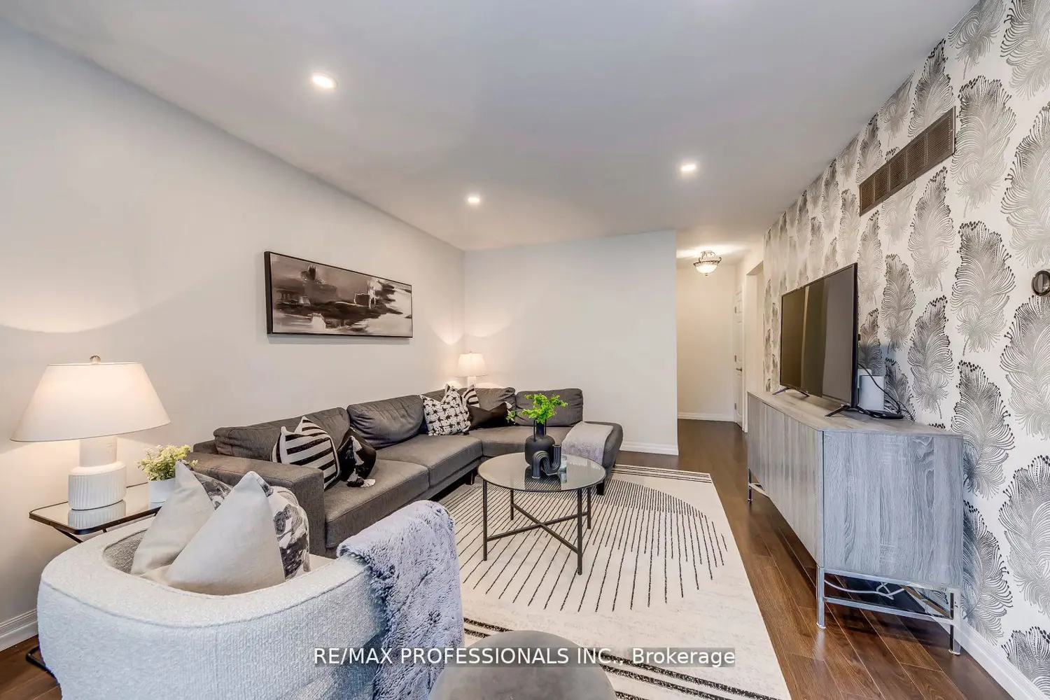 Additional image 4 of 4345 Bloor Street 51