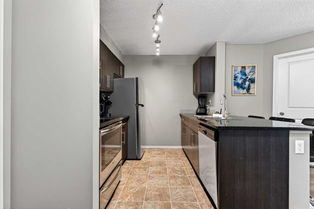 Additional image 2 of 9103-403 Mackenzie Way SW, Airdrie, AB, T4B 3V7