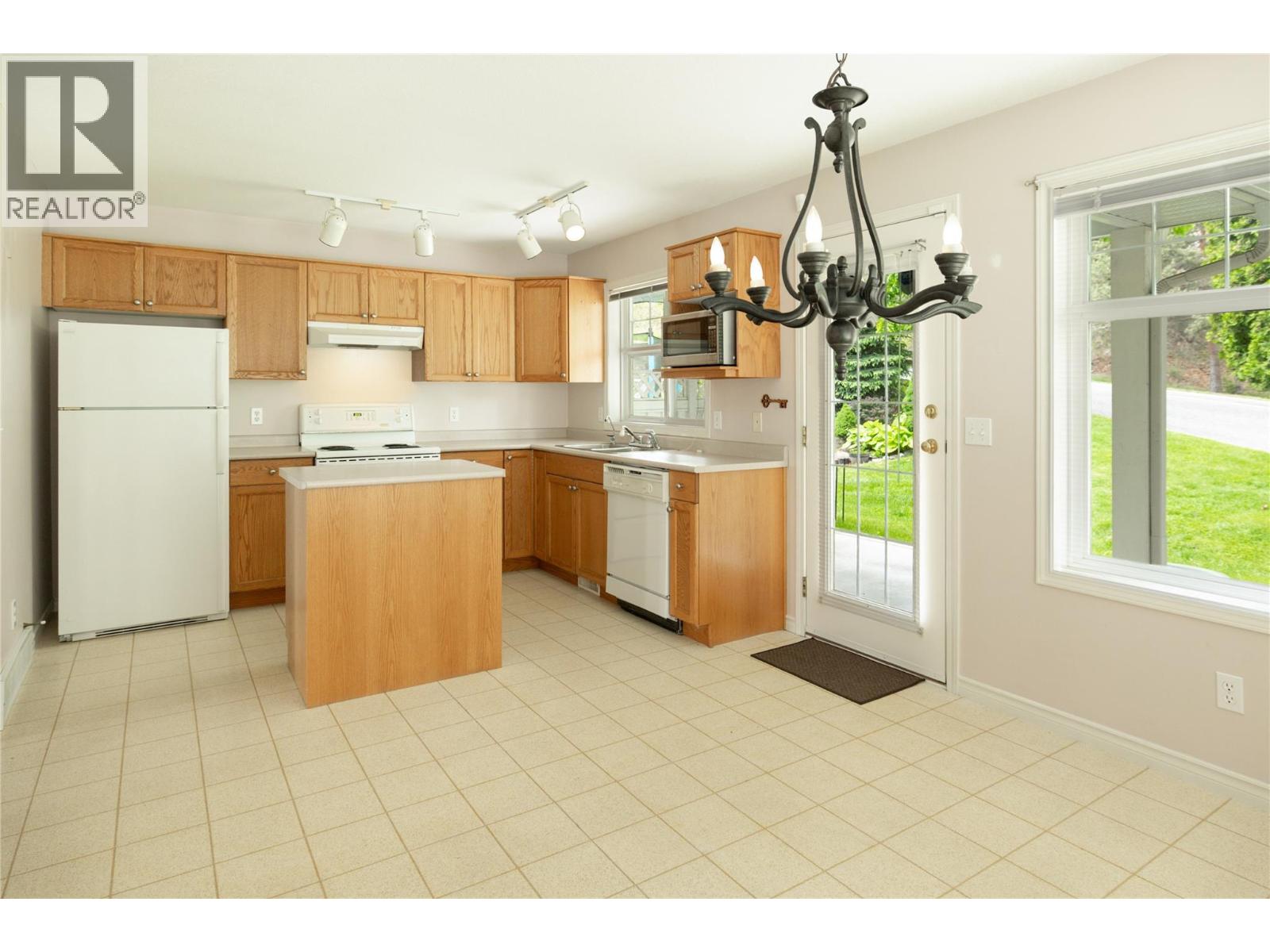 Additional image 2 of 101-3825 Glen Canyon Drive, West Kelowna, BC, V4T2T4